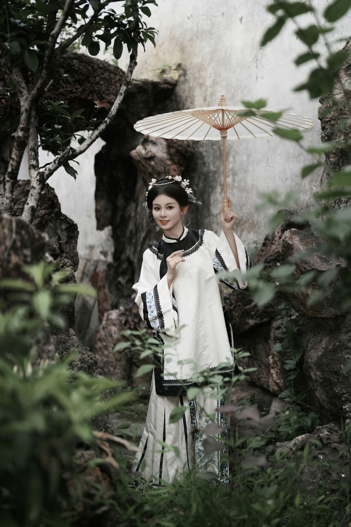 洛宁-唐 – 《三把刀人像拍摄（黑白双煞）》[27P]-66COS