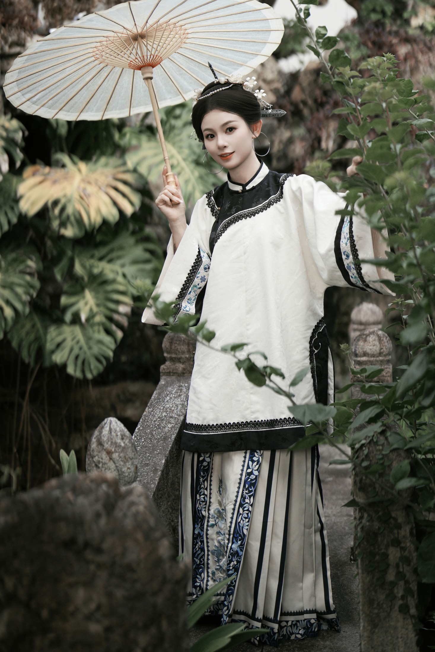 洛宁-唐 – 《三把刀人像拍摄（黑白双煞）》[27P] 插图4