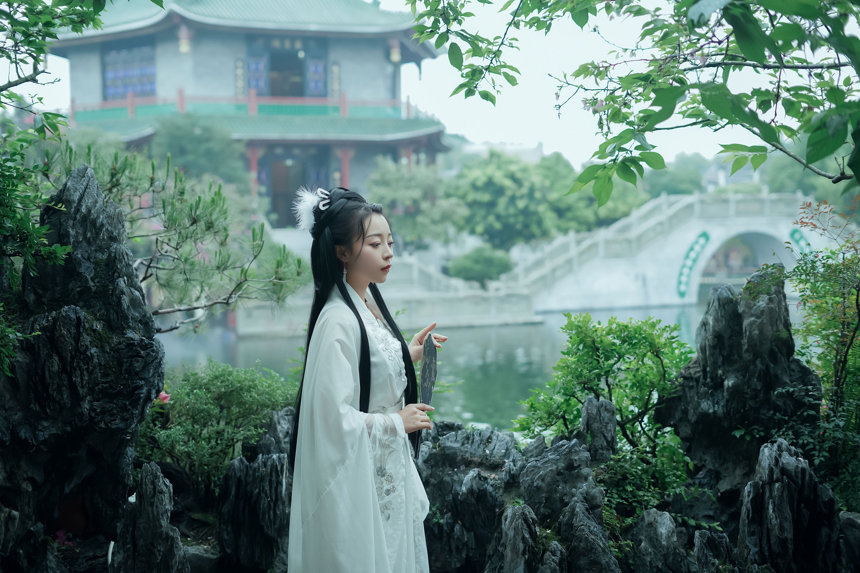 小兰 – 《雨中美人》[17P]-66COS