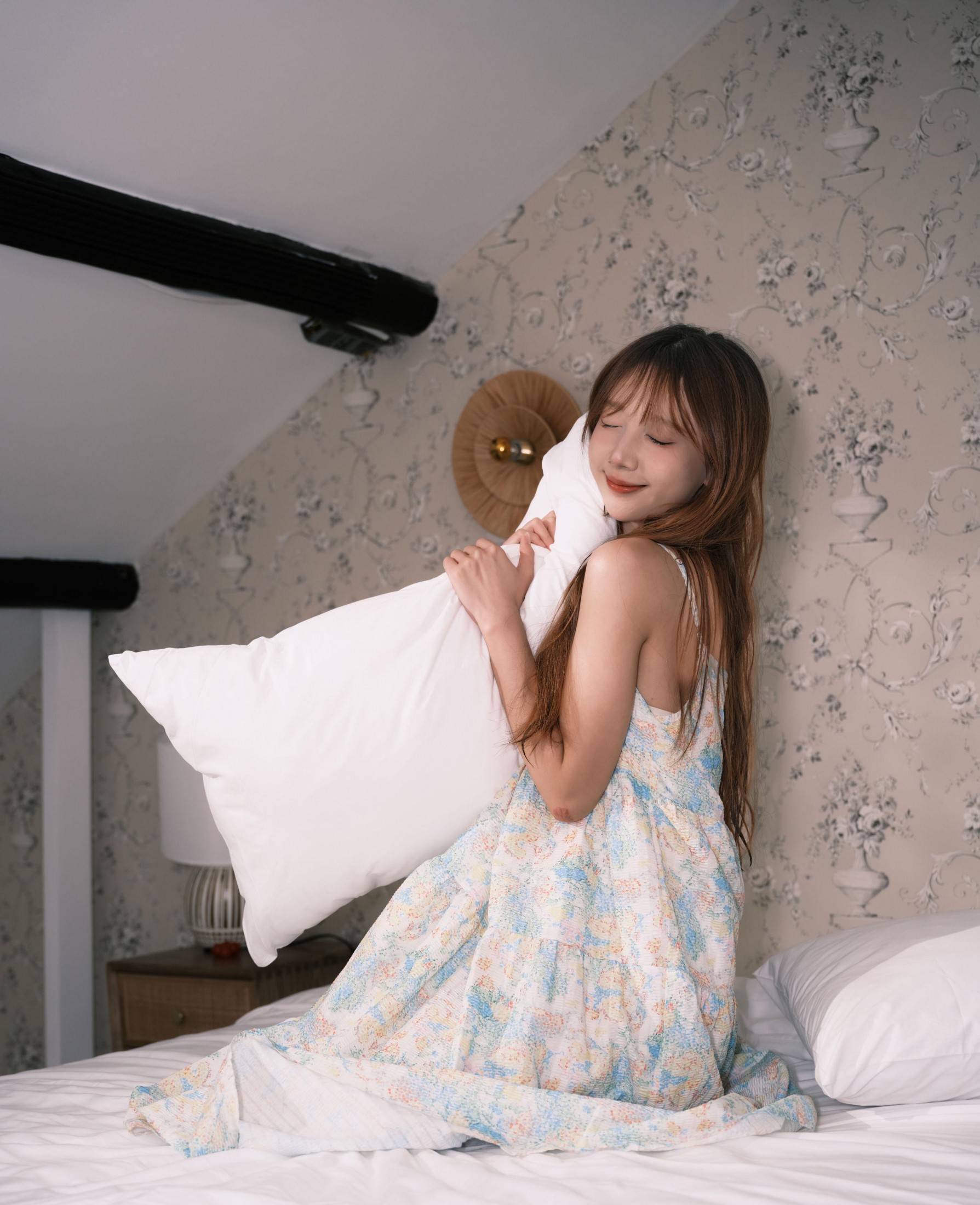 醒醒 – 《起床梳洗的阁楼少女》[25P] 插图2