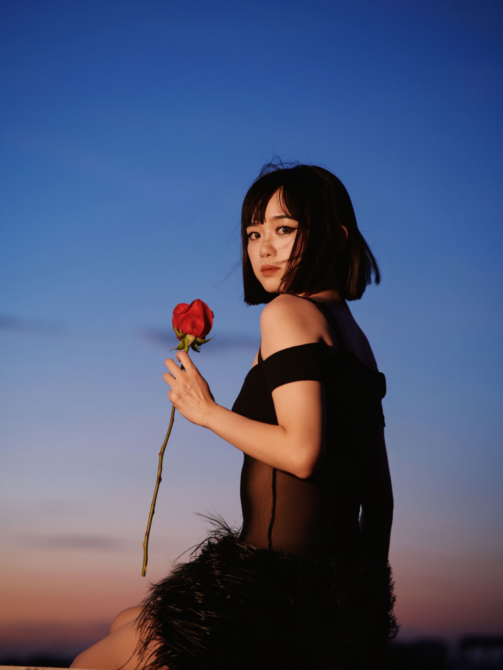 – 《天台性感纯欲风》[12P]-66COS