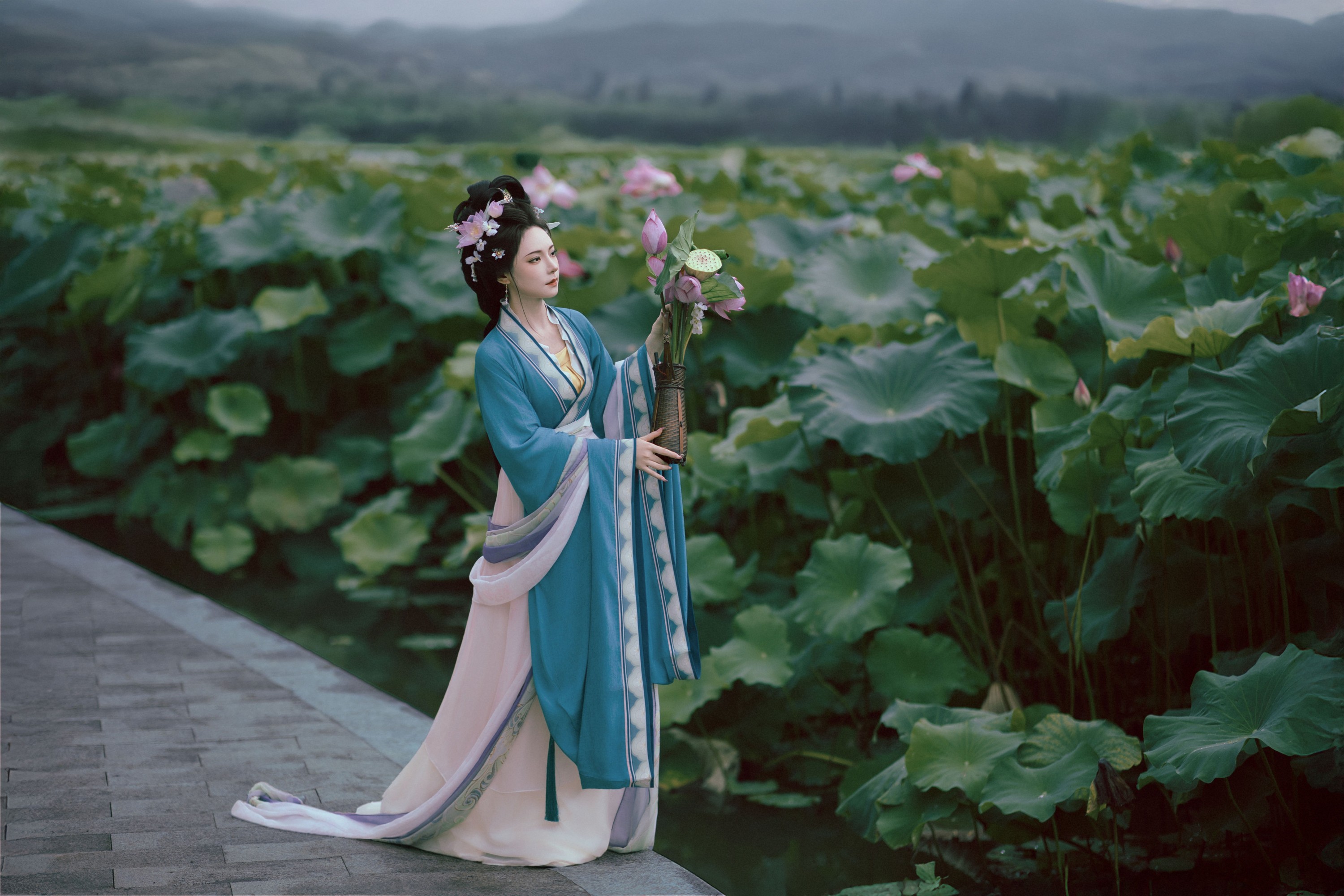 爱莫离 – 《荷香》[26P]-66COS