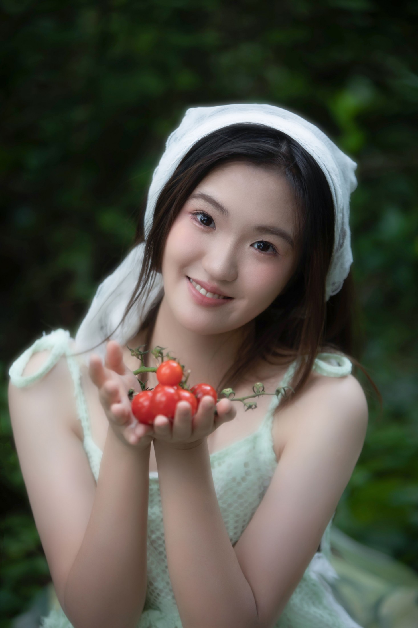 小雅 – 《草地上的少女》[16P] 插图4