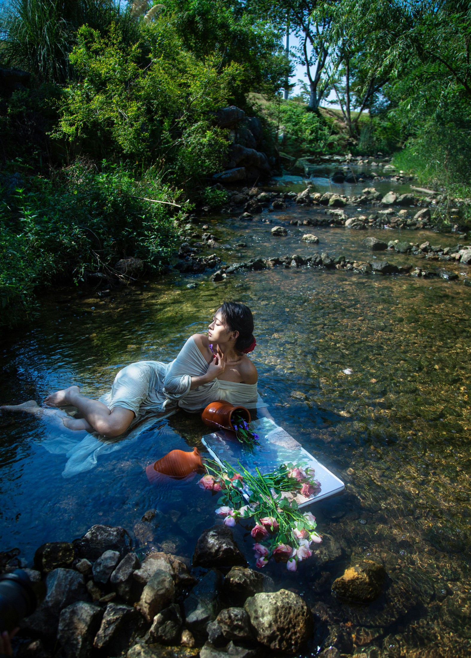 小江 – 《溪水边的女孩》[17P] 插图2