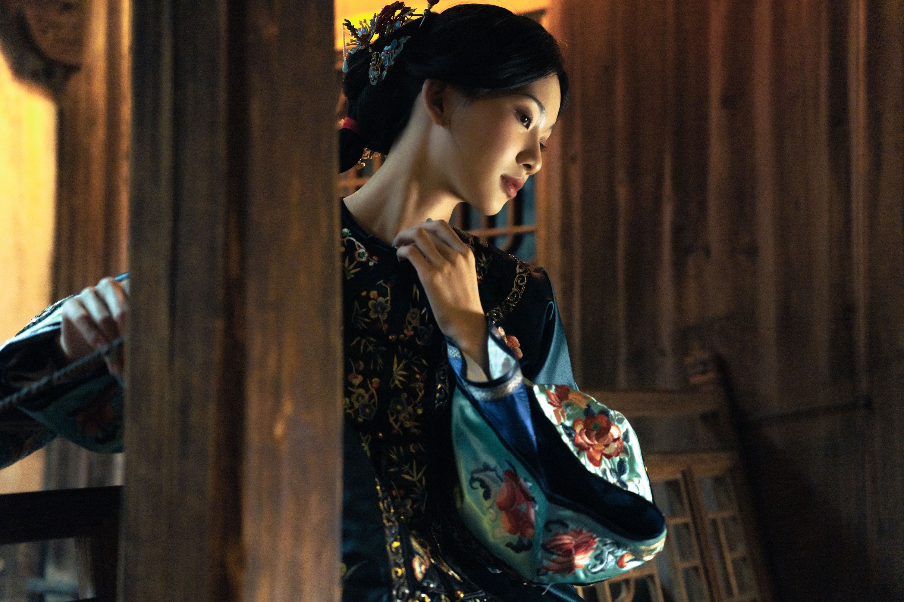 二一芝 – 《她坐在黑洞洞四方方的窗朝外望》[17P] 插图4