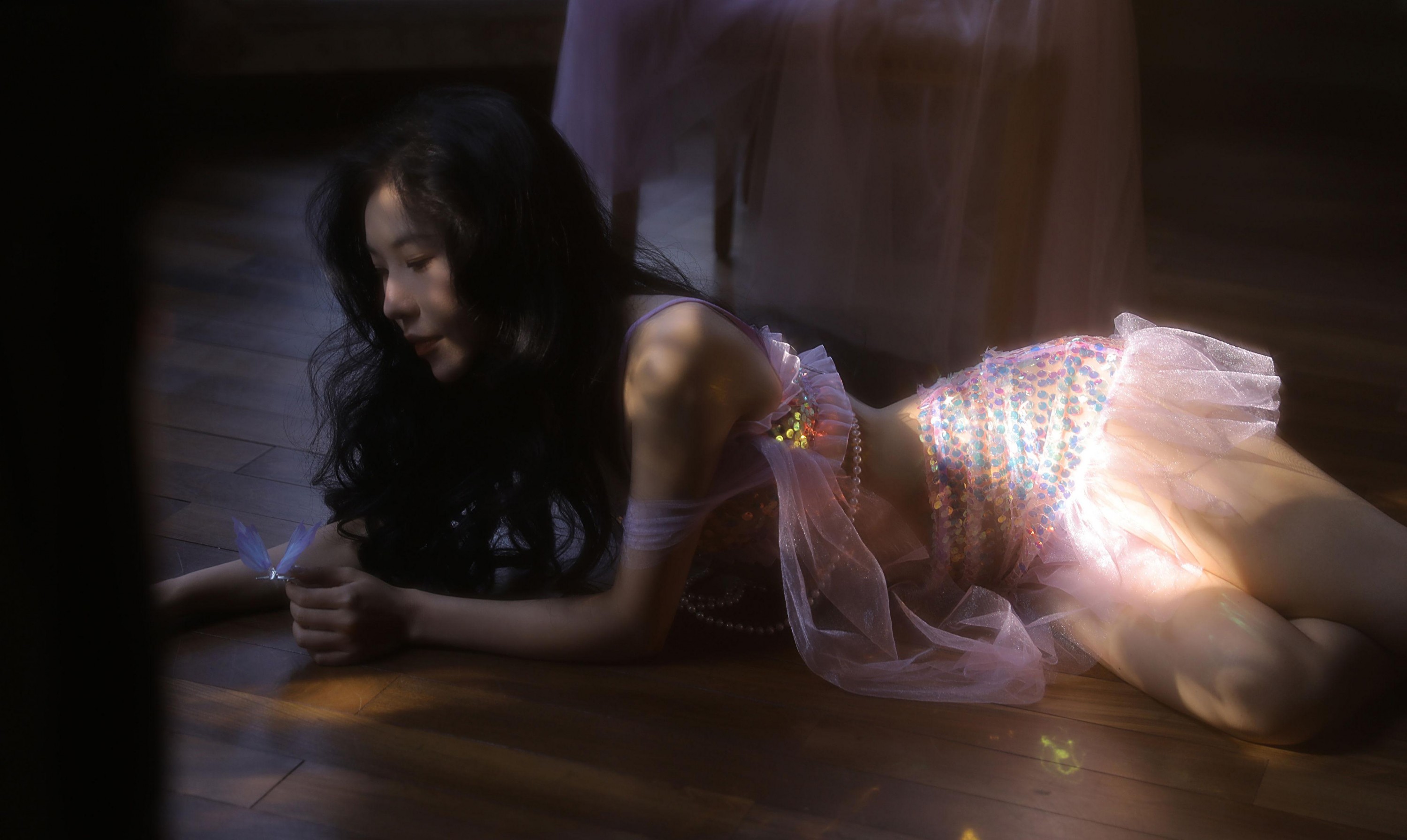 野生模特园子 – 《会发光的紫》[9P] 插图2