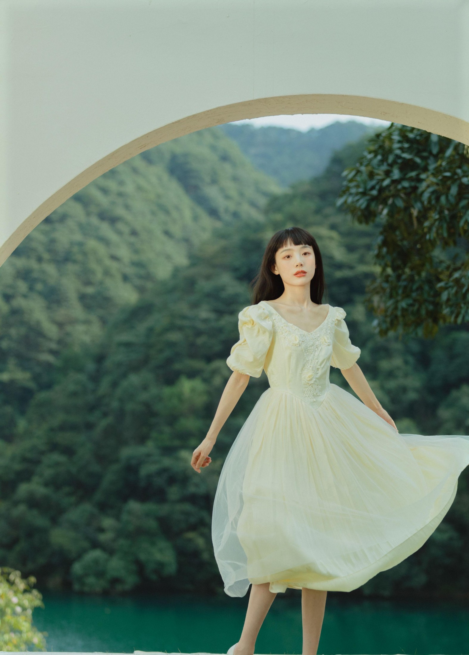  – 《阳光与裙角》[32P] 插图2