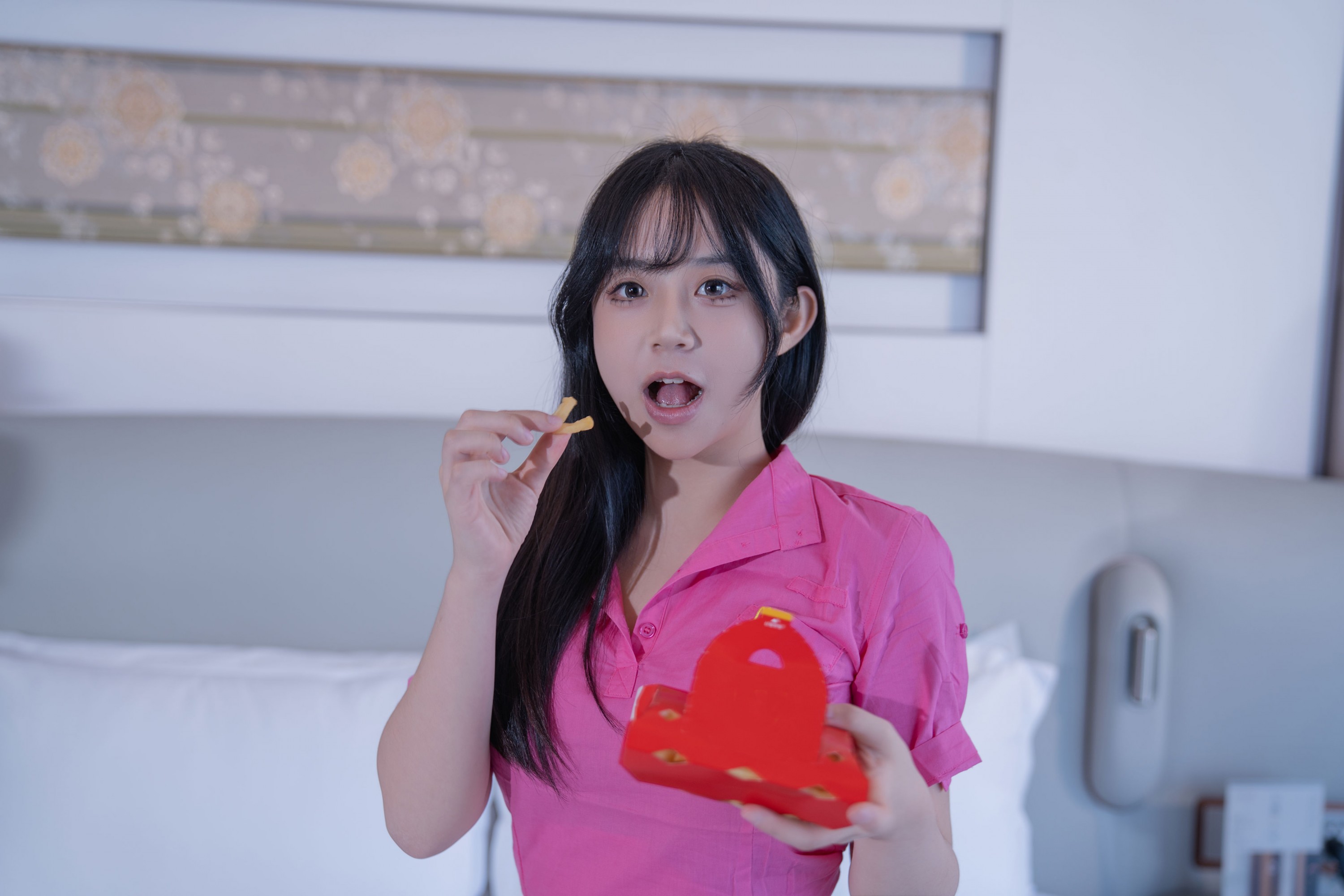 一元同学Jodie – 《绯色慵懒：独处时光的微醺格调》[45P] 插图4