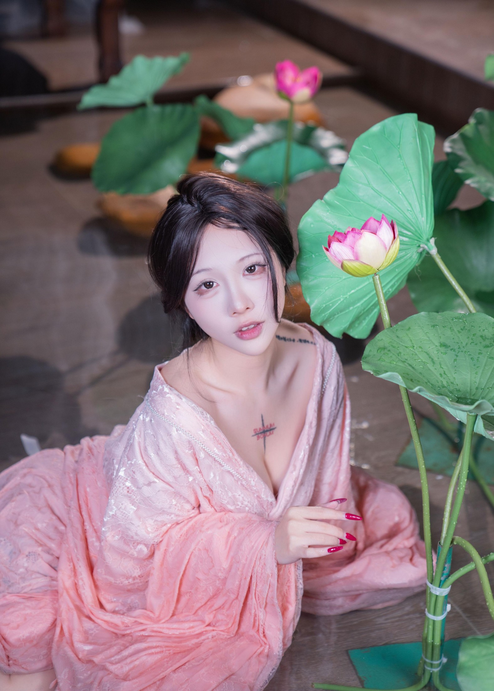 KK好饿 – 《荷韵清欢，粉裳如梦》[53P] 插图2