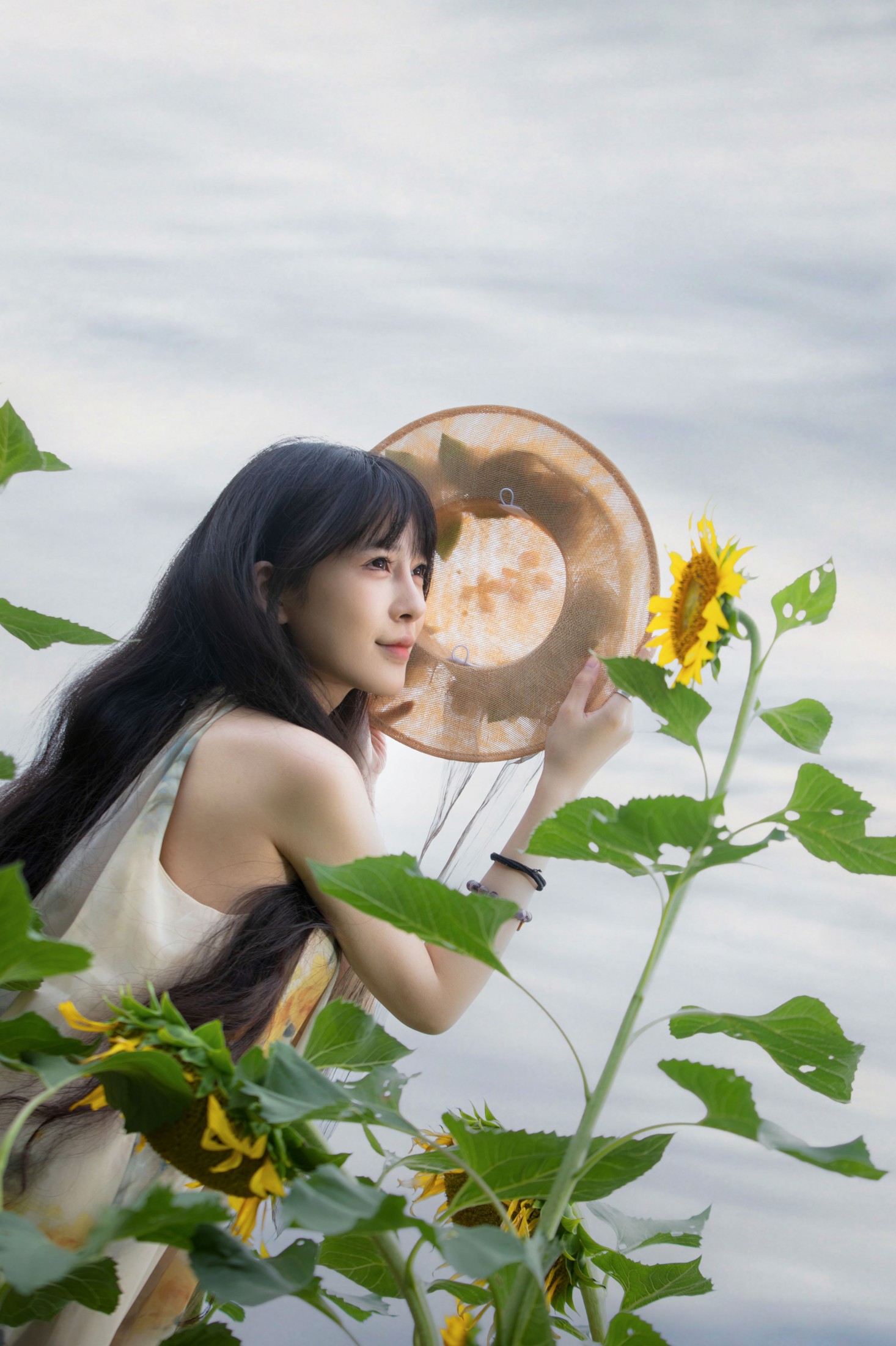 叶子 – 《向日葵少女》[12P]-66COS