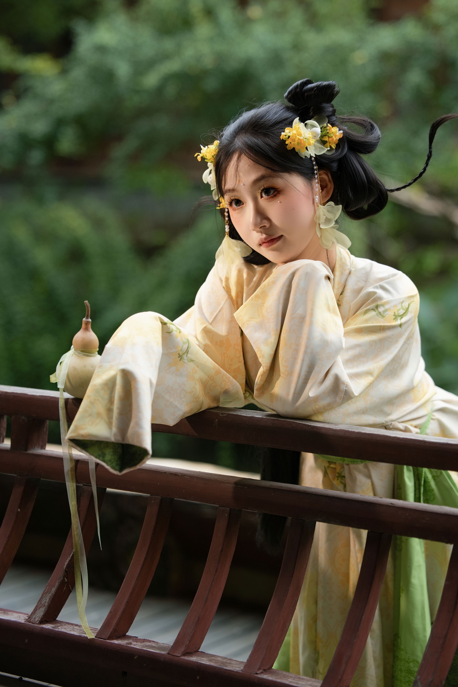 玉彤 – 《踏青去也～》[16P]-66COS