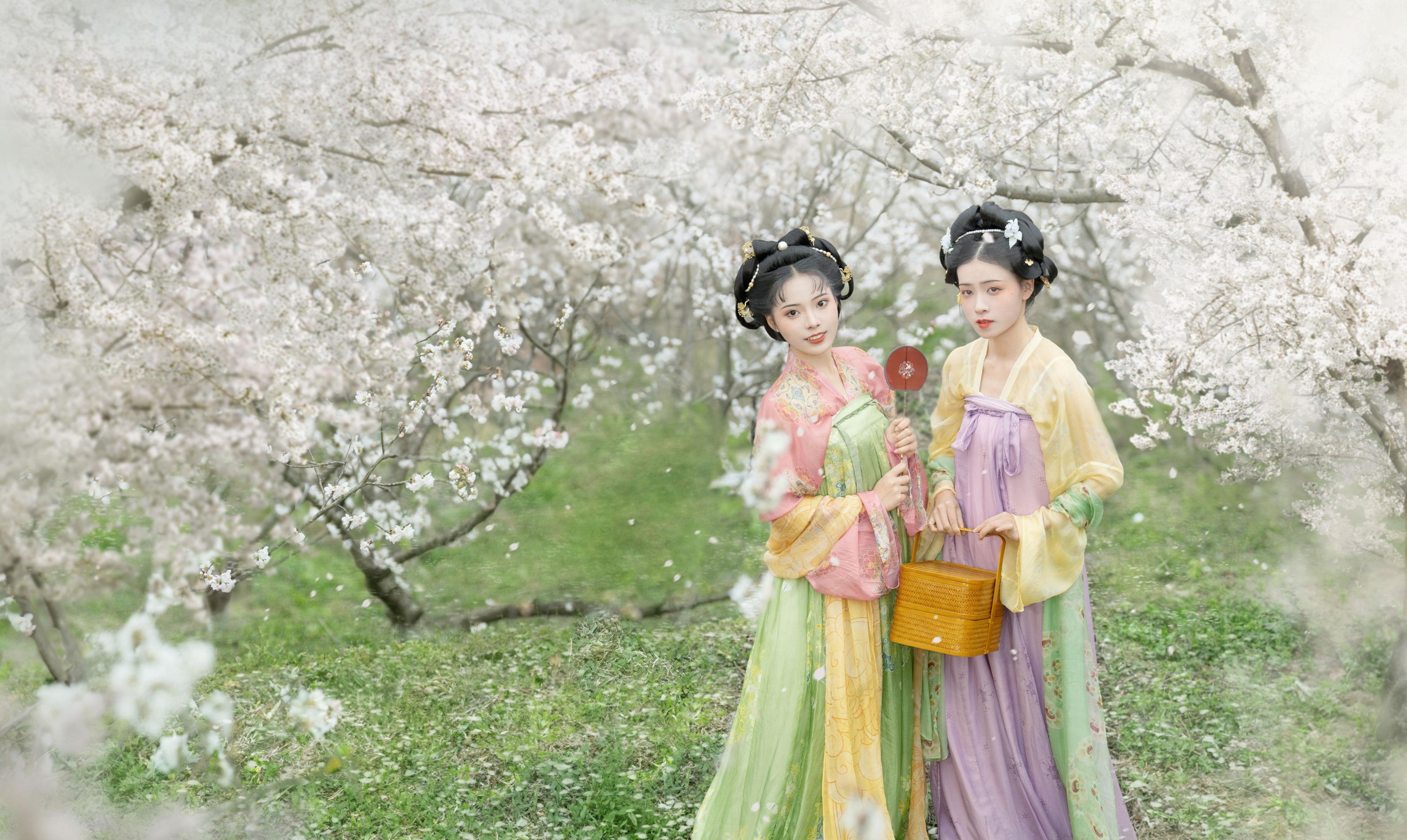 遥七不卖鸡毛菜 佳妃 – 《上春山》[9P] 插图2