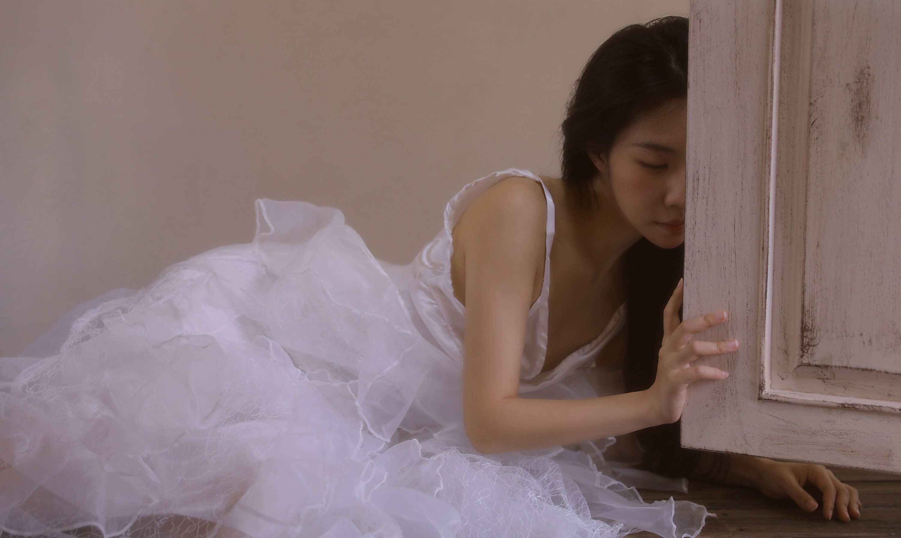 野生模特园子 – 《一抹素白》[10P] 插图2