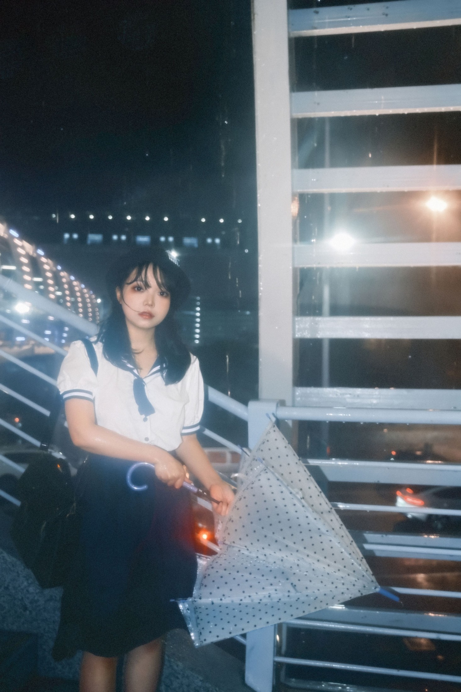 贝贝不睡觉 – 《雨天》[15P]-66COS