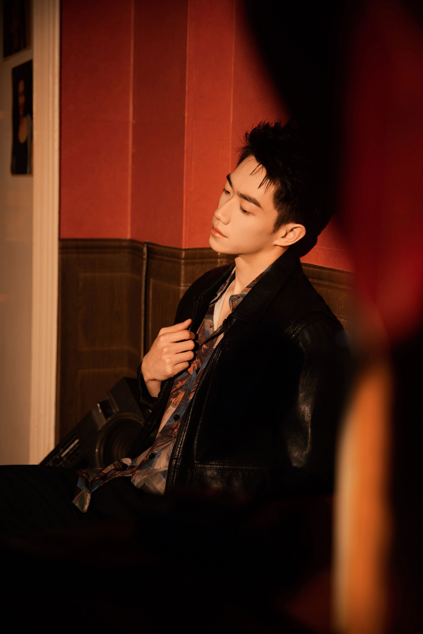 南风 – 《复古潮韵：穿梭时光的型格玩家》[15P] 插图5