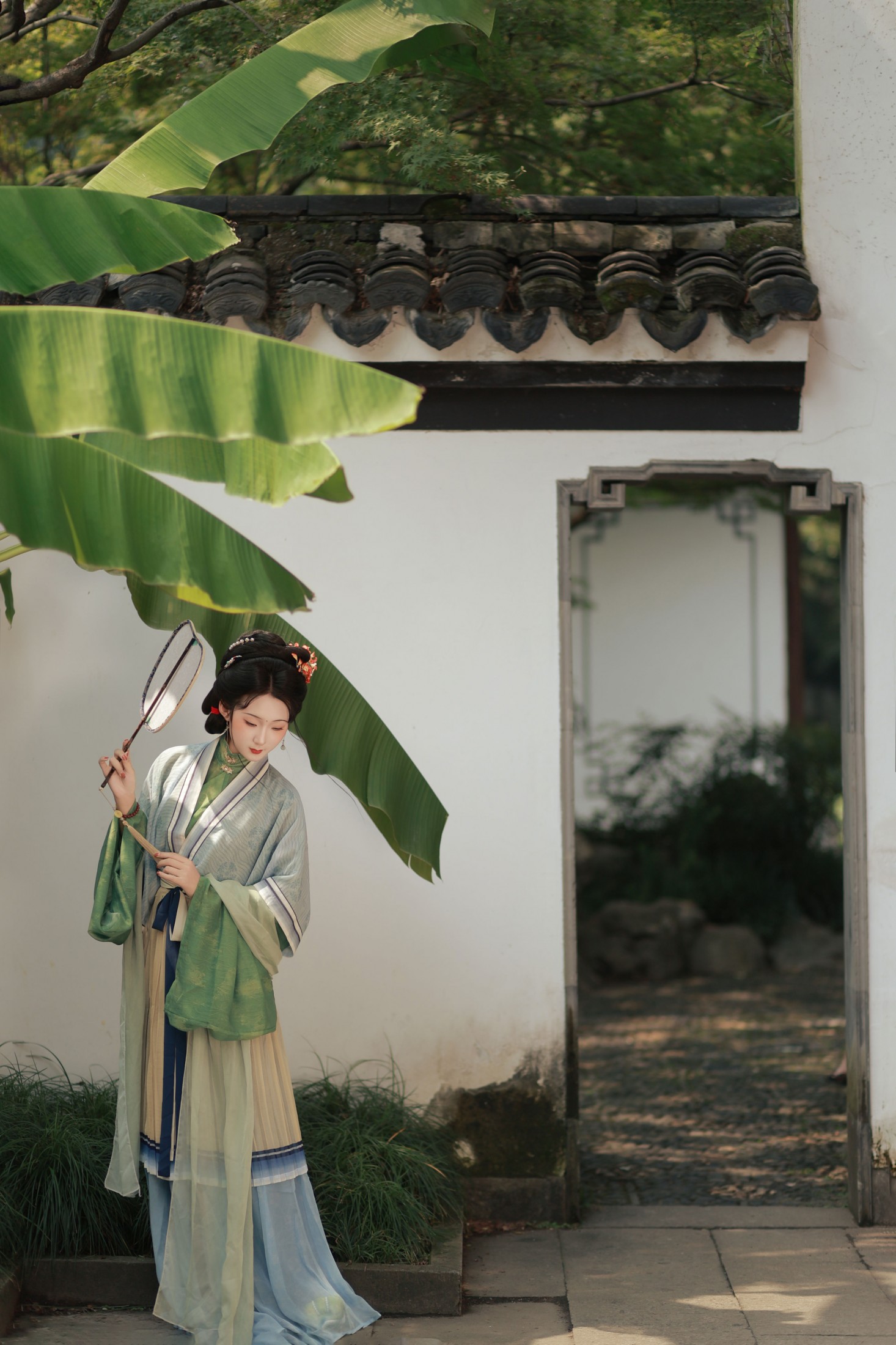 秦卿卿 - 《黛眉轻扫远山春，杏眼流波月作神》[9P]-66COS