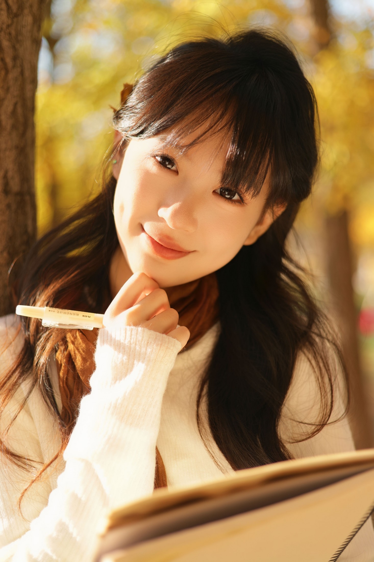 苗苗 - 《在这个落叶像雪的季节》[22P] 插图5