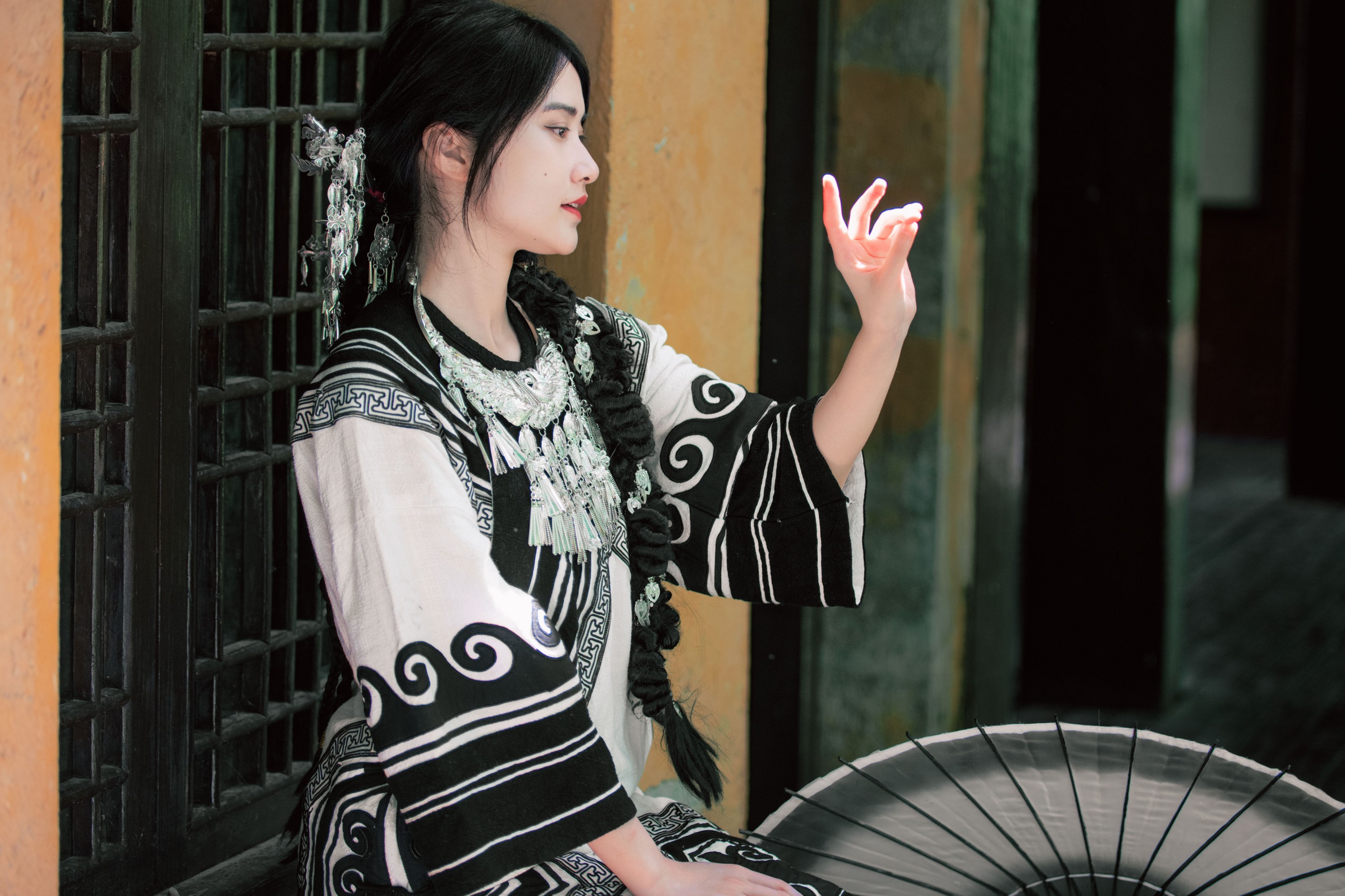 Sandra - 《彝族少女》[57P] 插图3