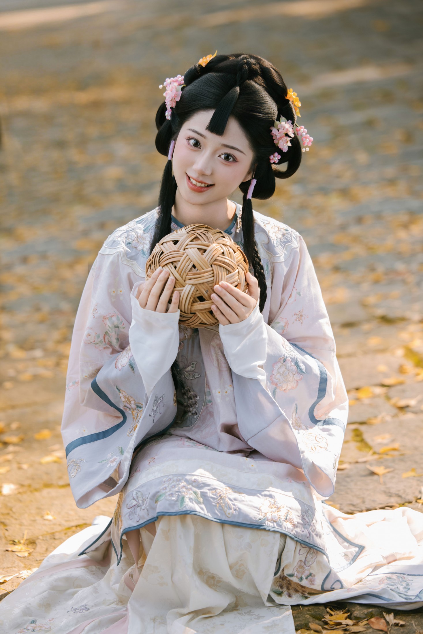 Yimi - 《在这个叶子如雪落的季节》[27P] 插图4