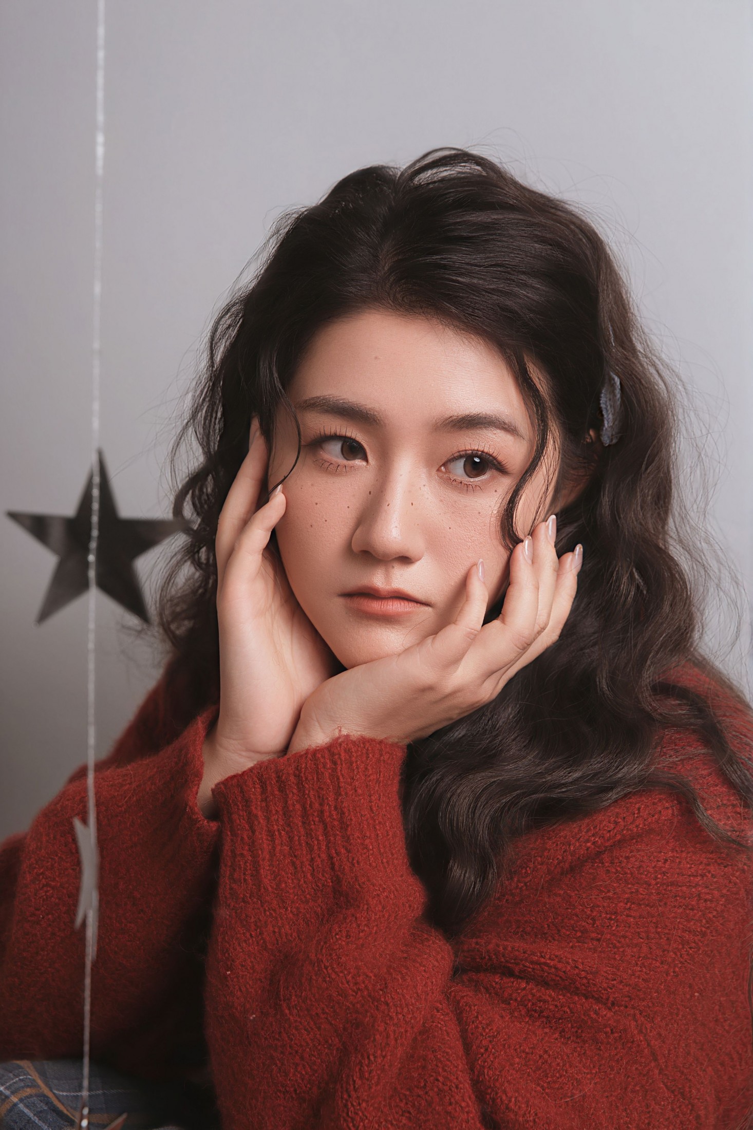 楠楠 - 《miumiu风圣简约圣诞照》[24P] 插图2