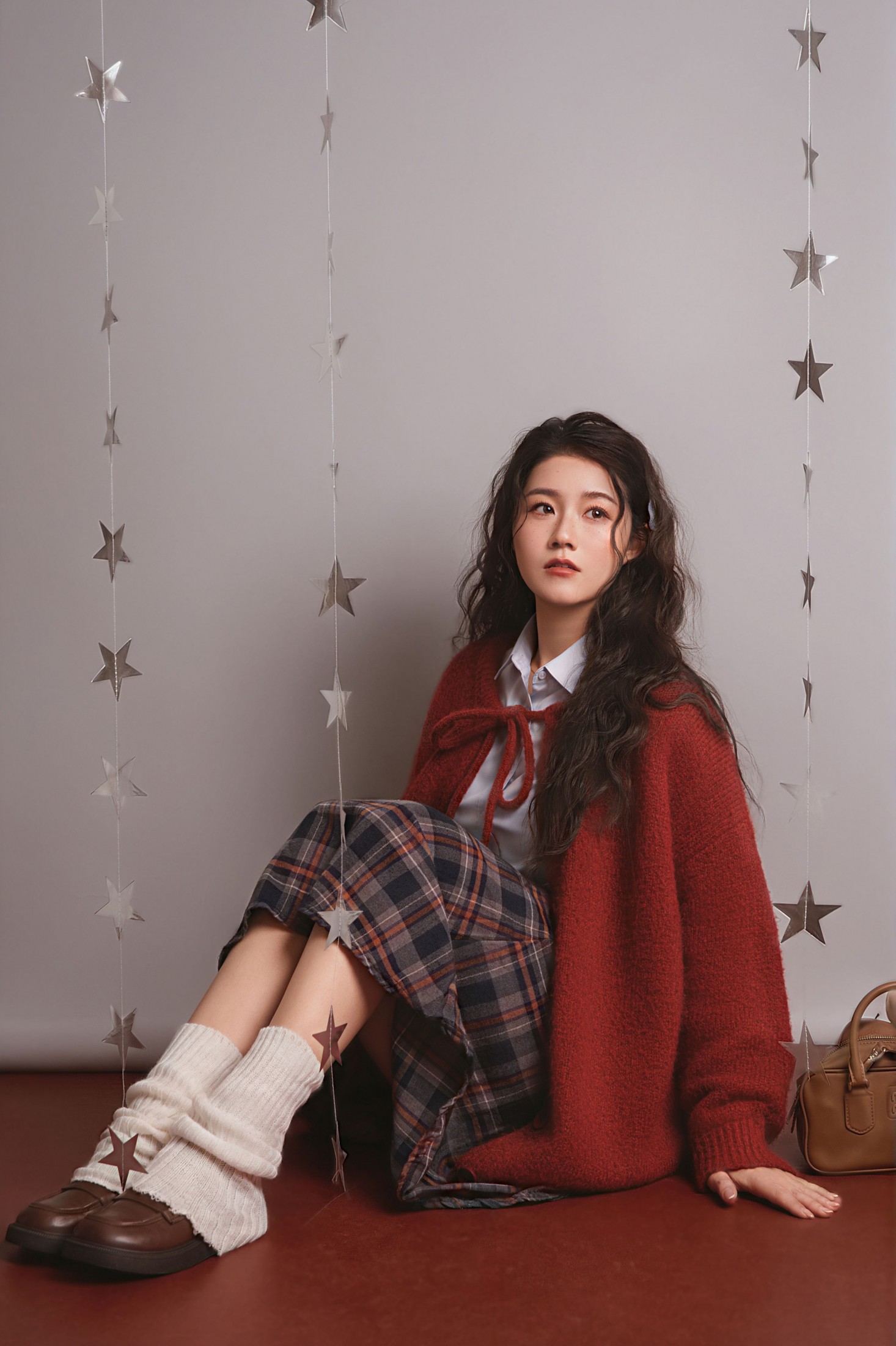 楠楠 - 《miumiu风圣简约圣诞照》[24P]-66COS