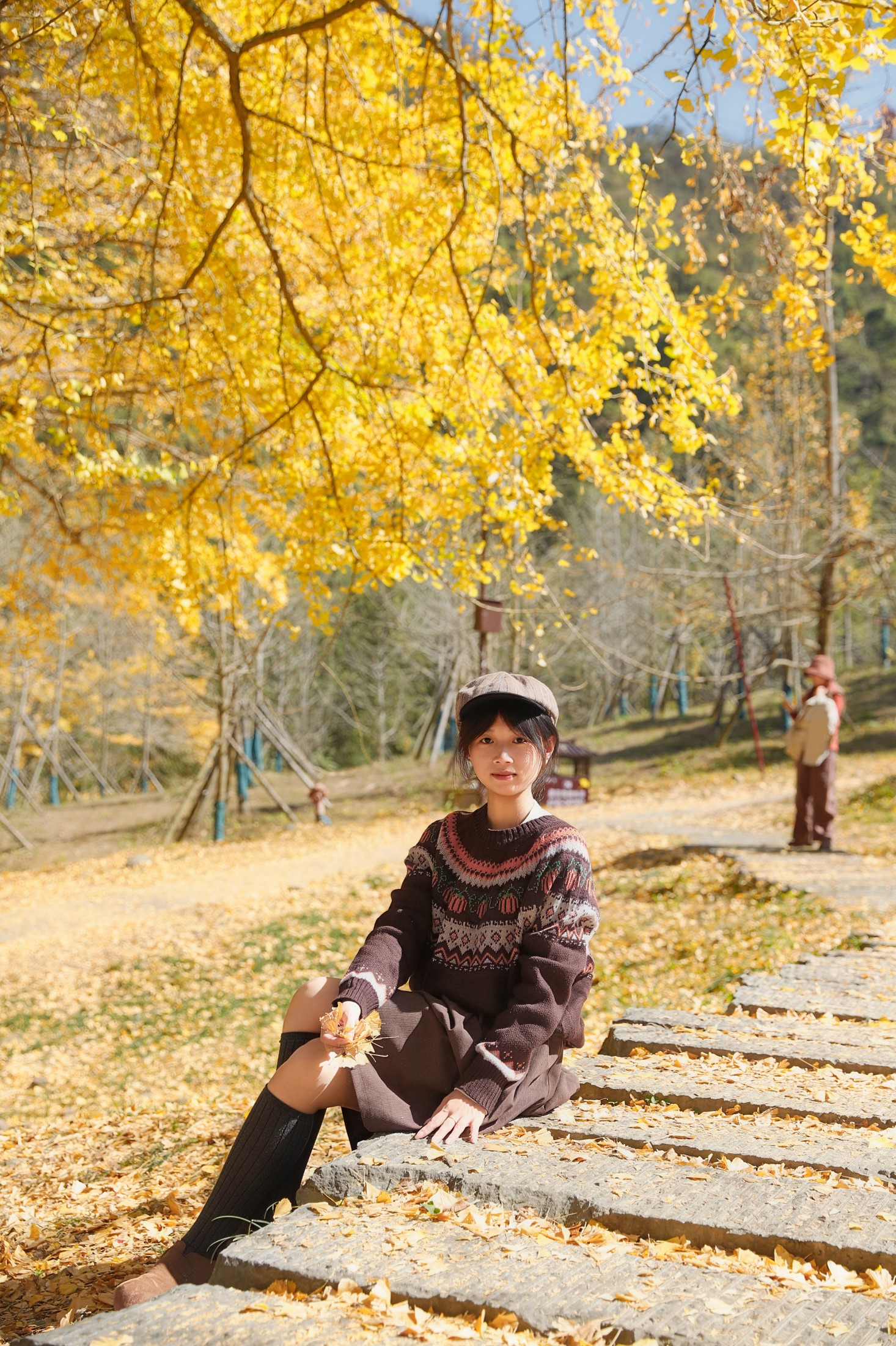 《秋天它温吞、平和、慢悠悠，和我的生命是同一种质地。》[29P] 插图3