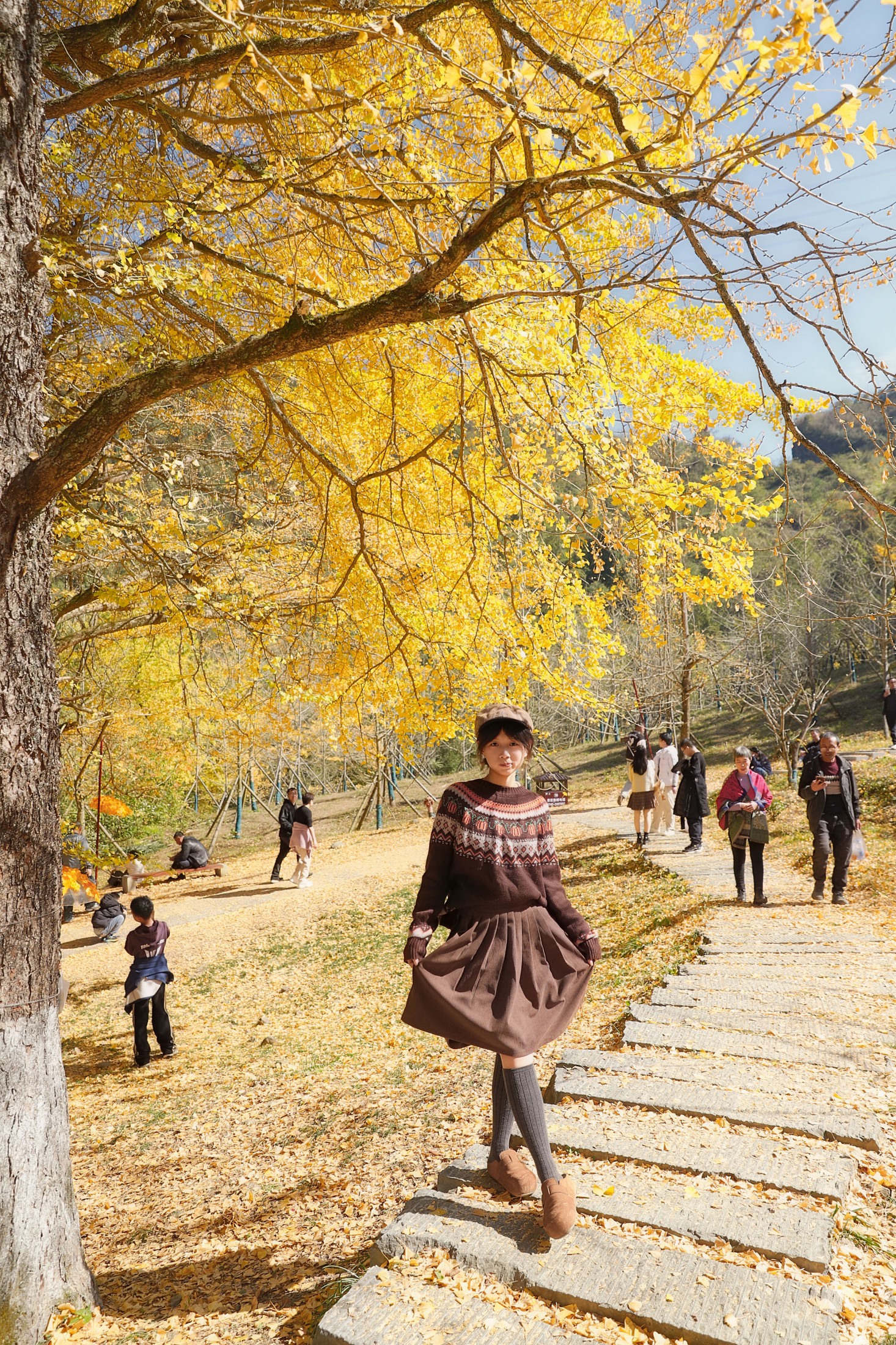 《秋天它温吞、平和、慢悠悠，和我的生命是同一种质地。》[29P]-66COS