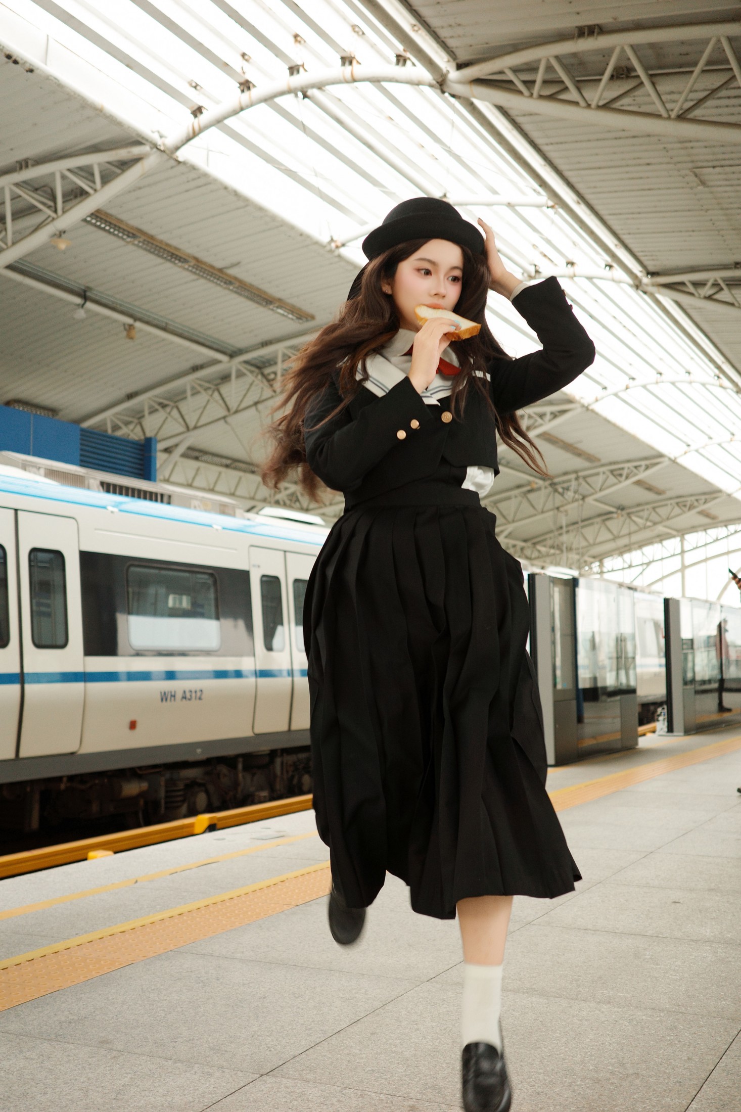 《轻轨站》[22P] 插图5