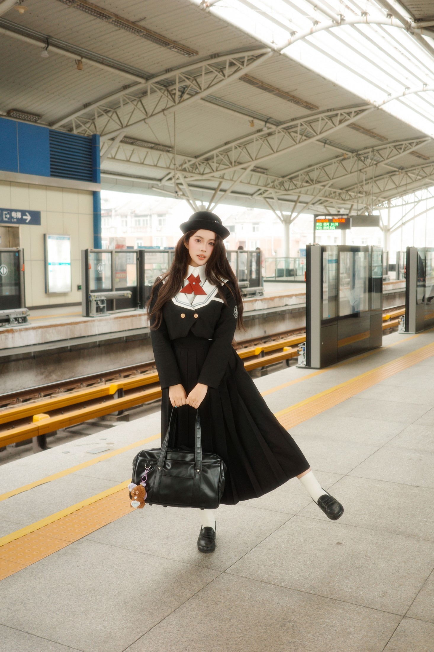 《轻轨站》[22P]-66COS