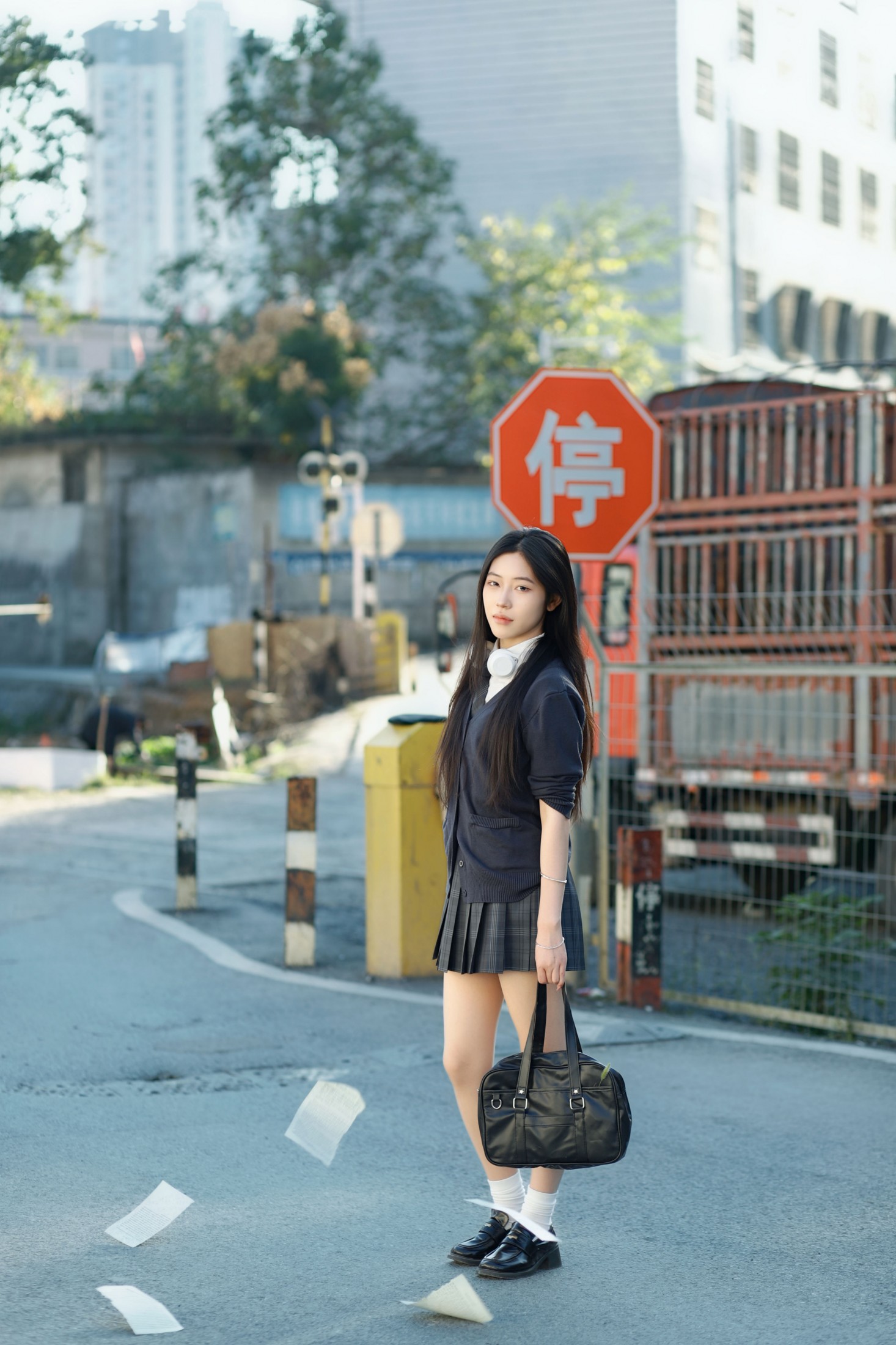 《在城市边缘的老铁路我身体里也有一列火车》[19P]-66COS