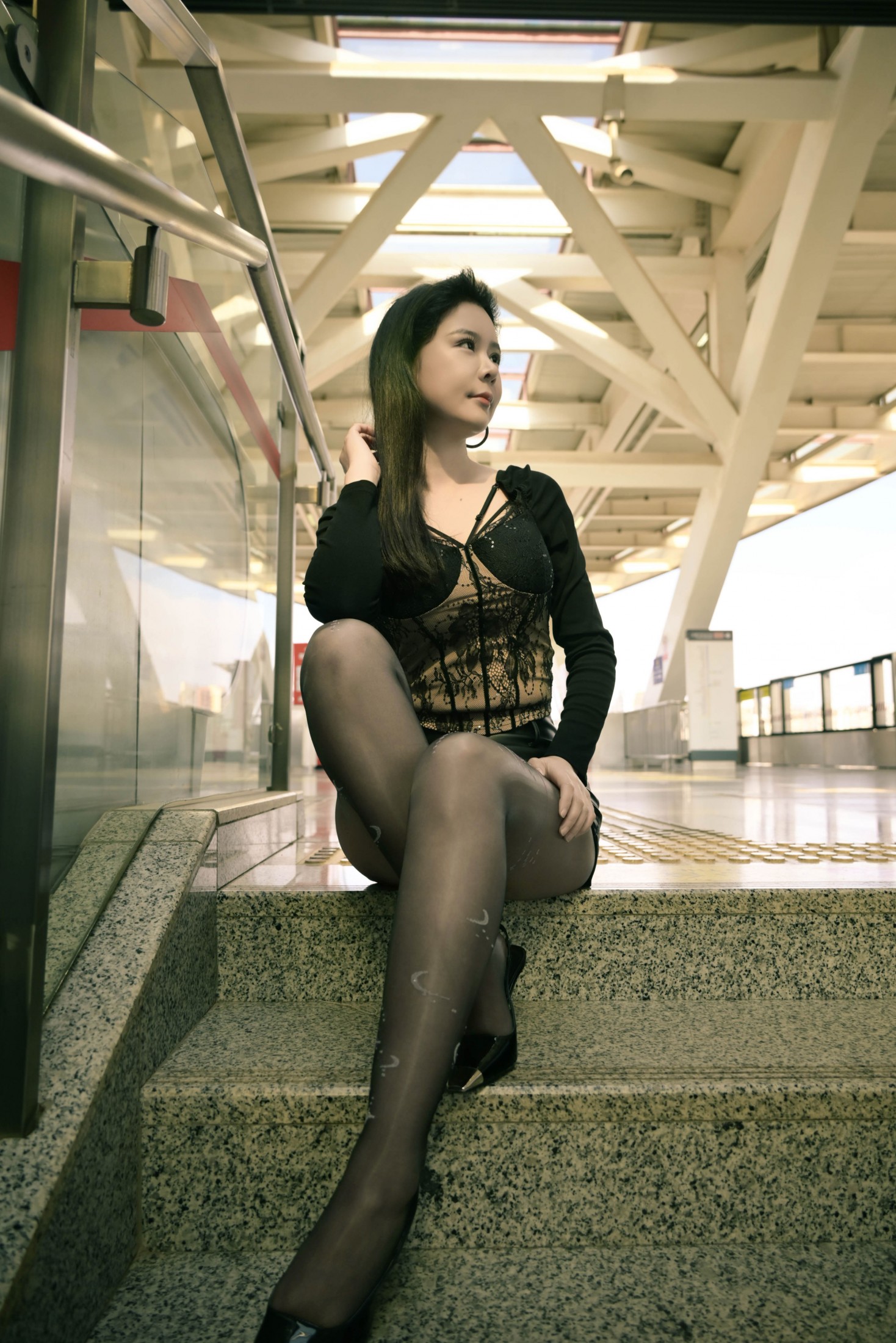 晶晶 - 《车站风情》[23P]-66COS