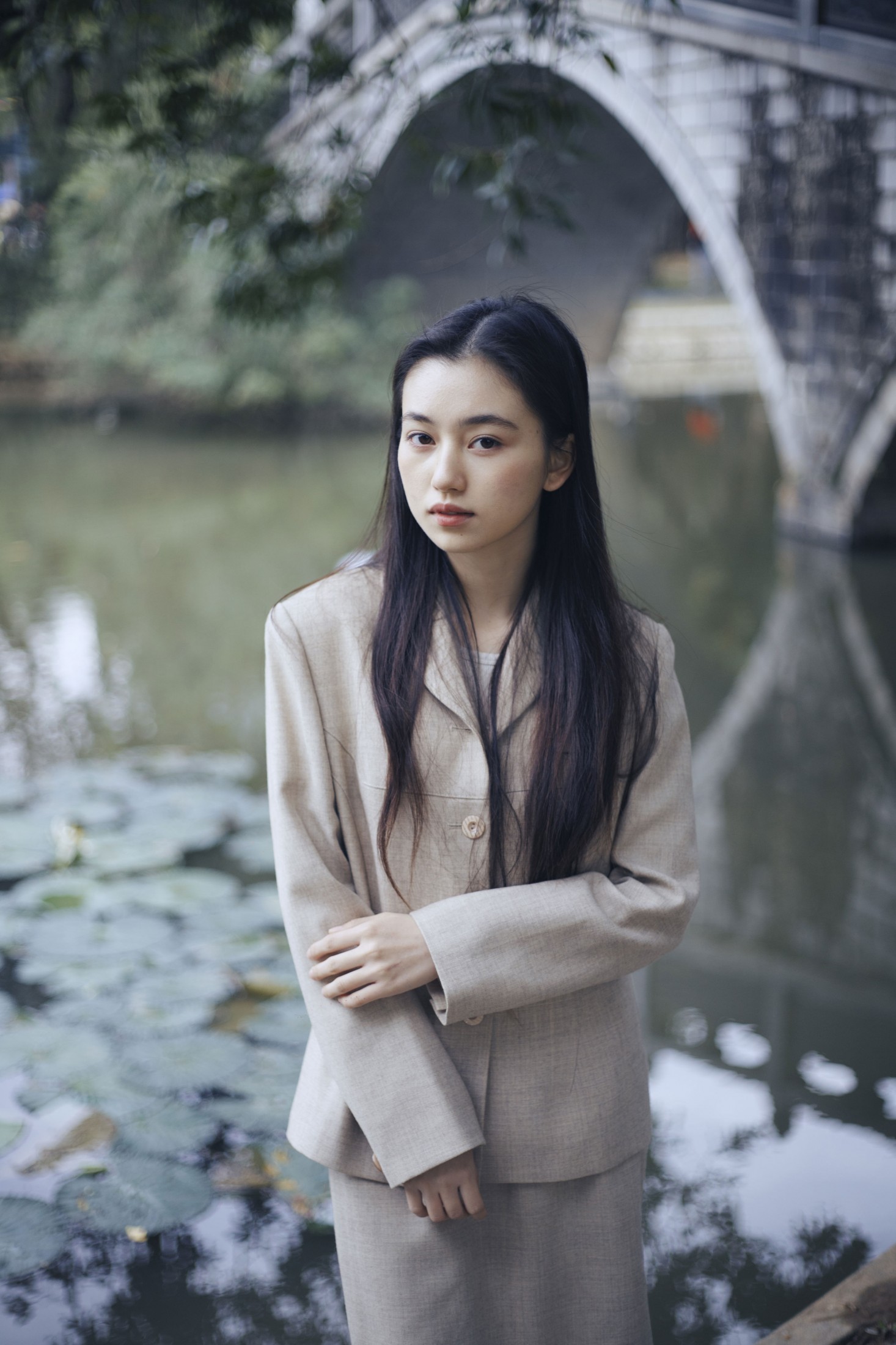 《她不羁的脸像天色将晚》[13P] 插图3