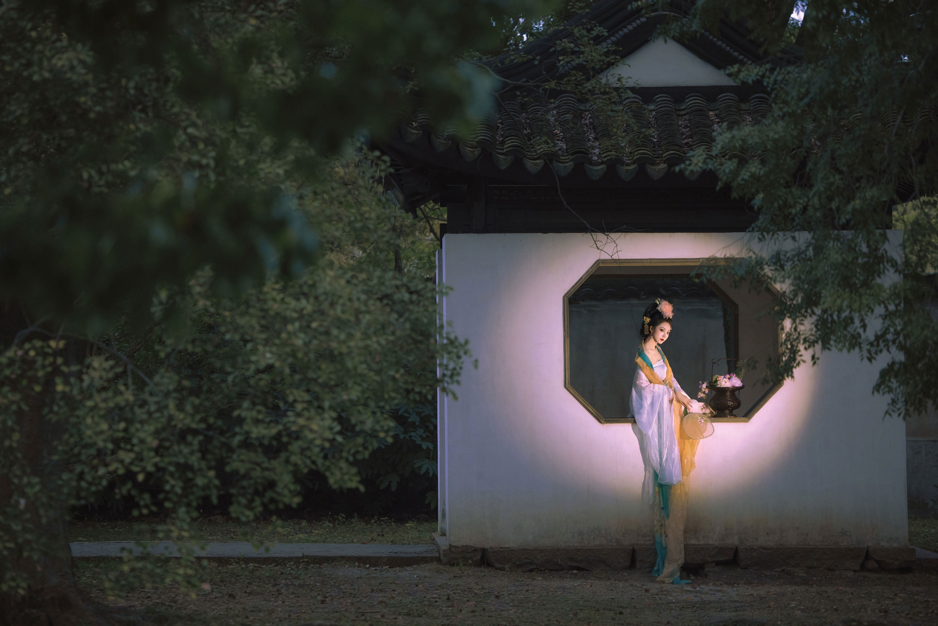 九上天 - 《白伯骅仕女图》[12P] 插图5