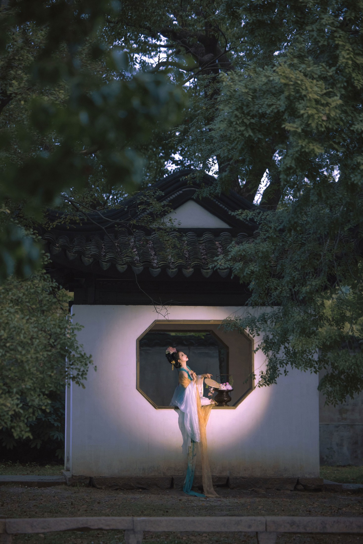 九上天 - 《白伯骅仕女图》[12P] 插图4