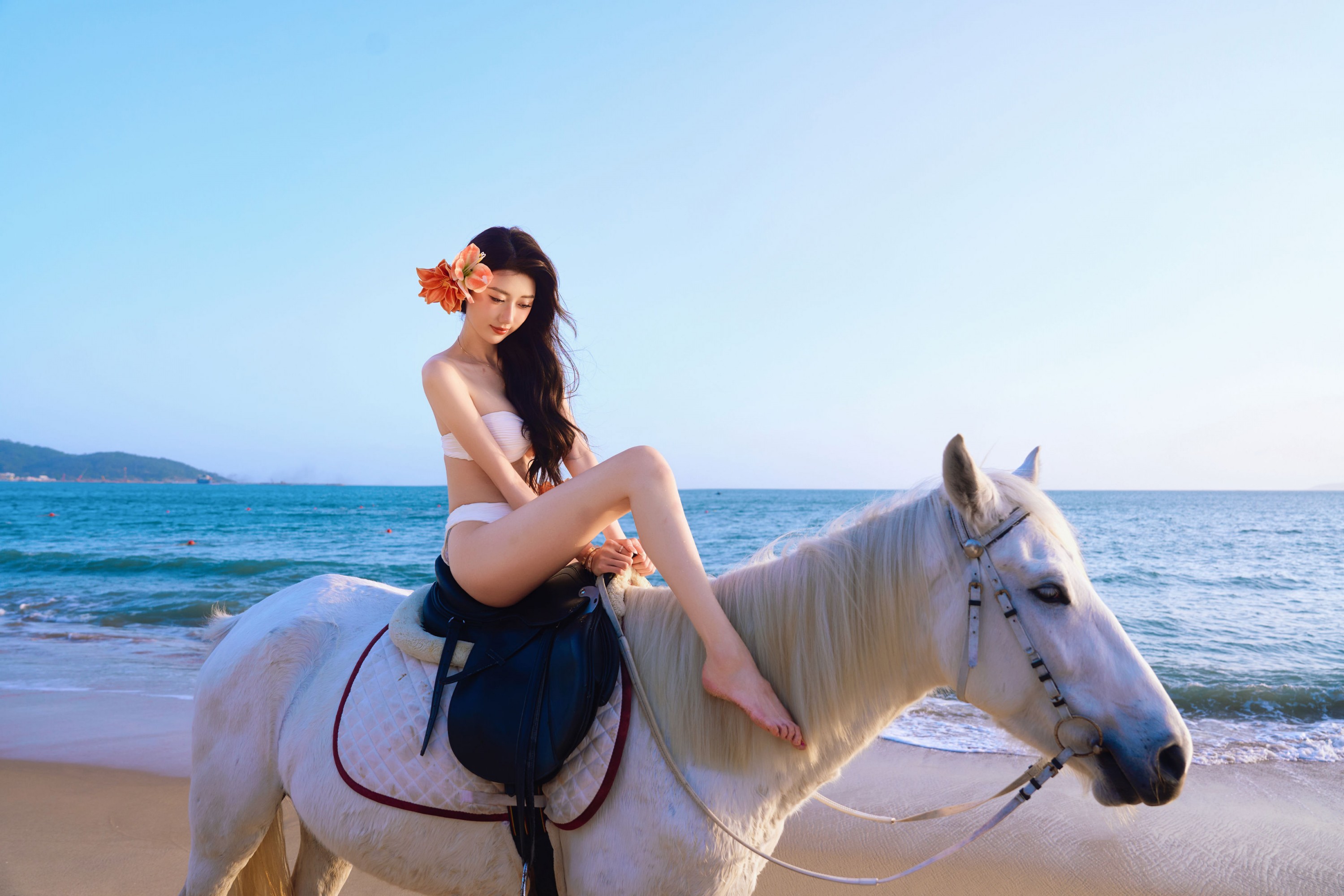 《白马比基尼》[11P] 插图2