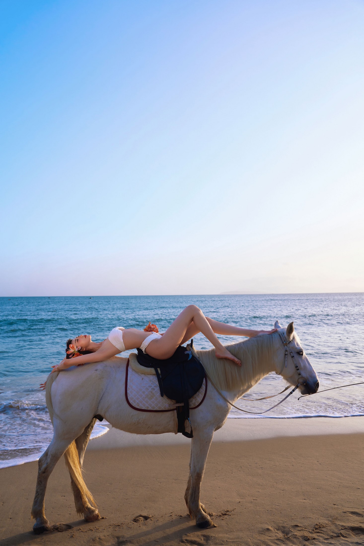 《白马比基尼》[11P] 插图4