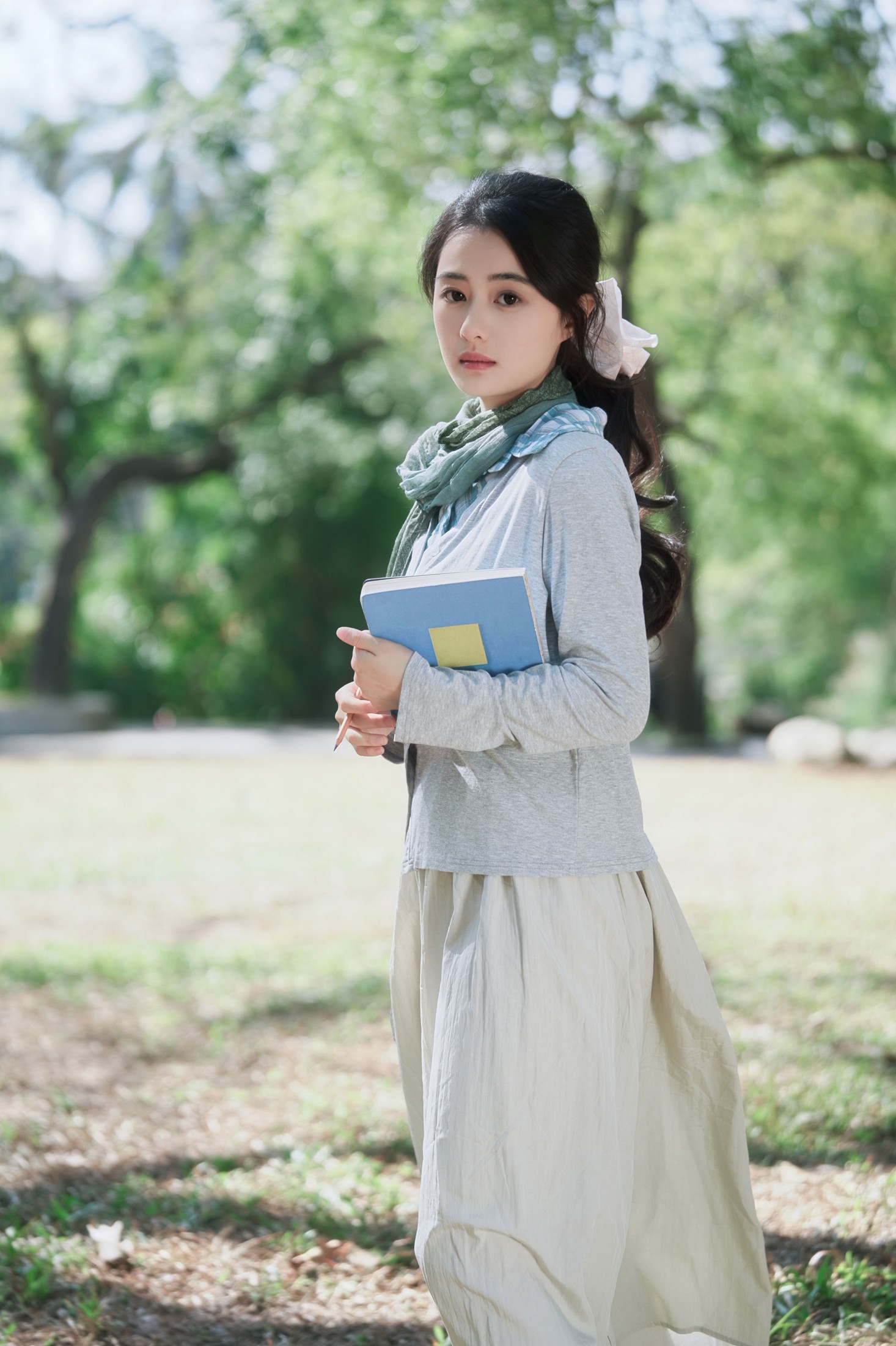 尼古拉斯依 - 《风掠过湖面，把春天揉进镜头里。》[16P]-66COS