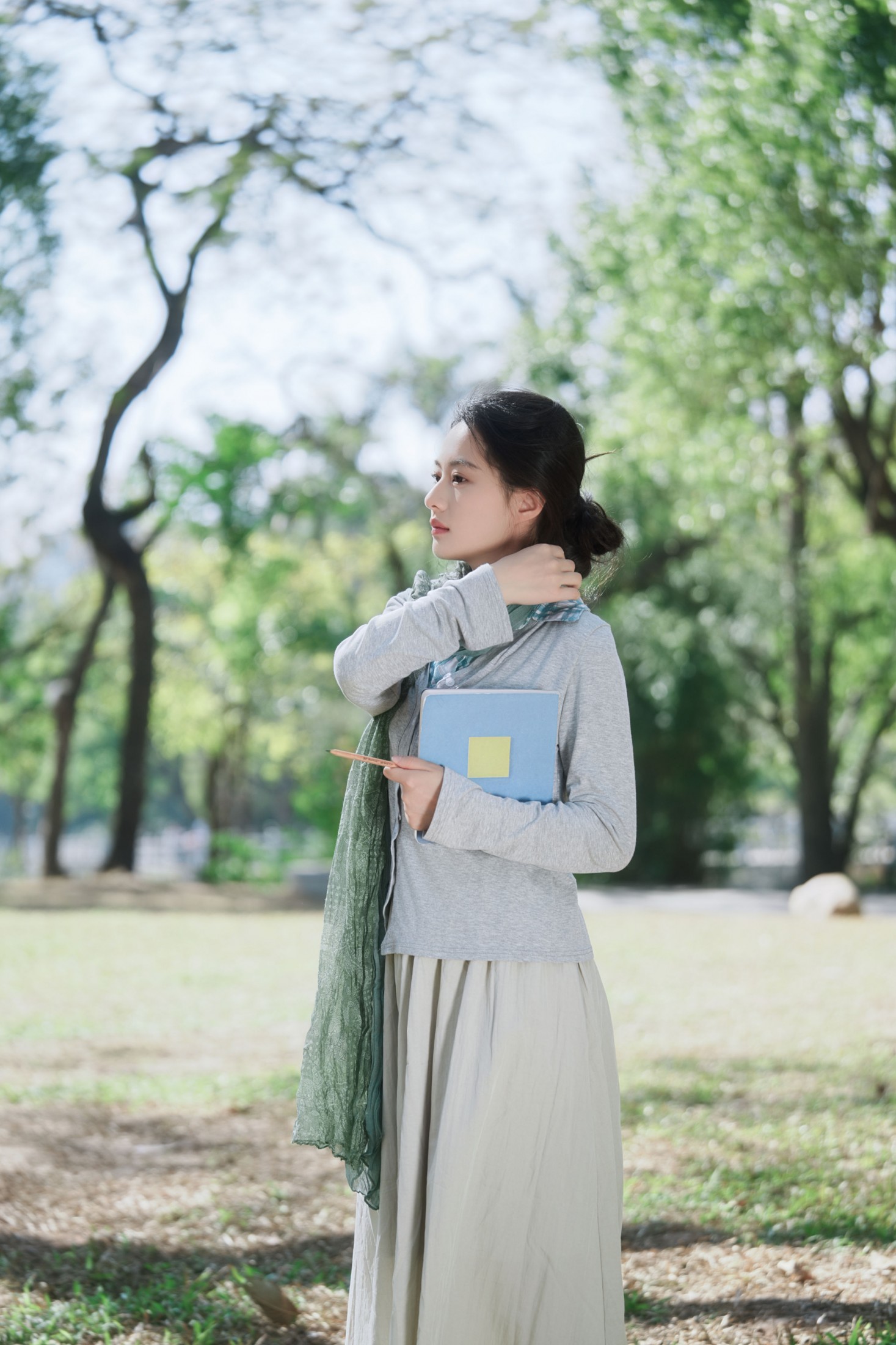 尼古拉斯依 - 《风掠过湖面，把春天揉进镜头里。》[16P] 插图5