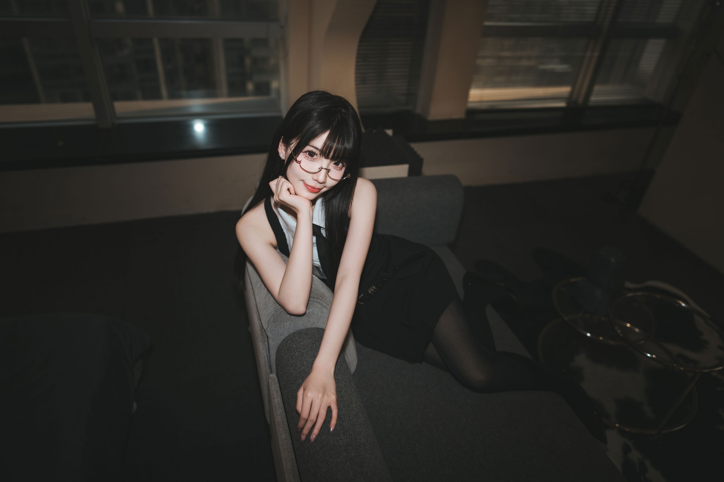 樱桃在不在 - 《OL樱桃 限定版》[22P]-66COS