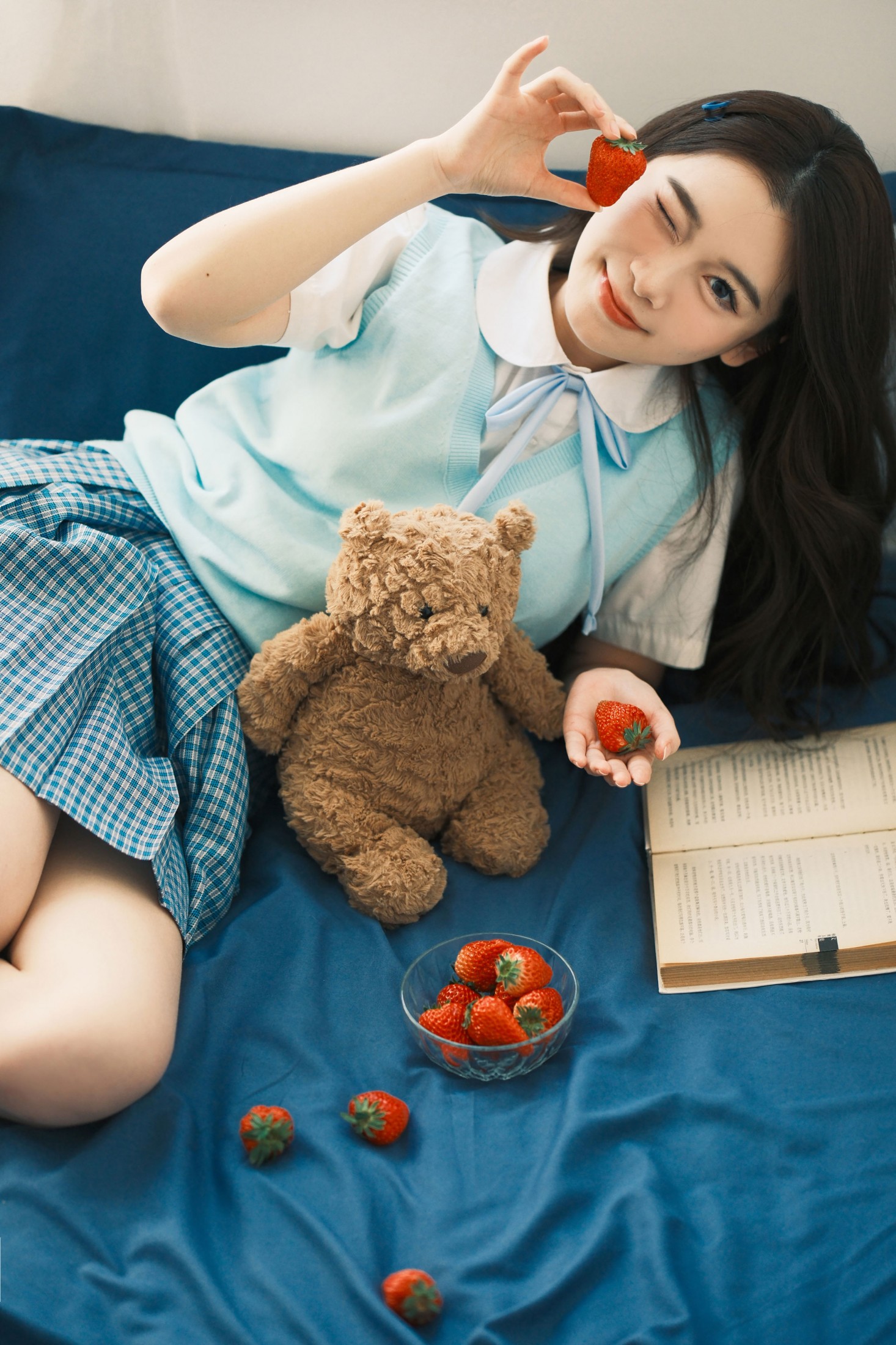 快乐的宝贝 - 《JK小草莓》[9P] 插图3