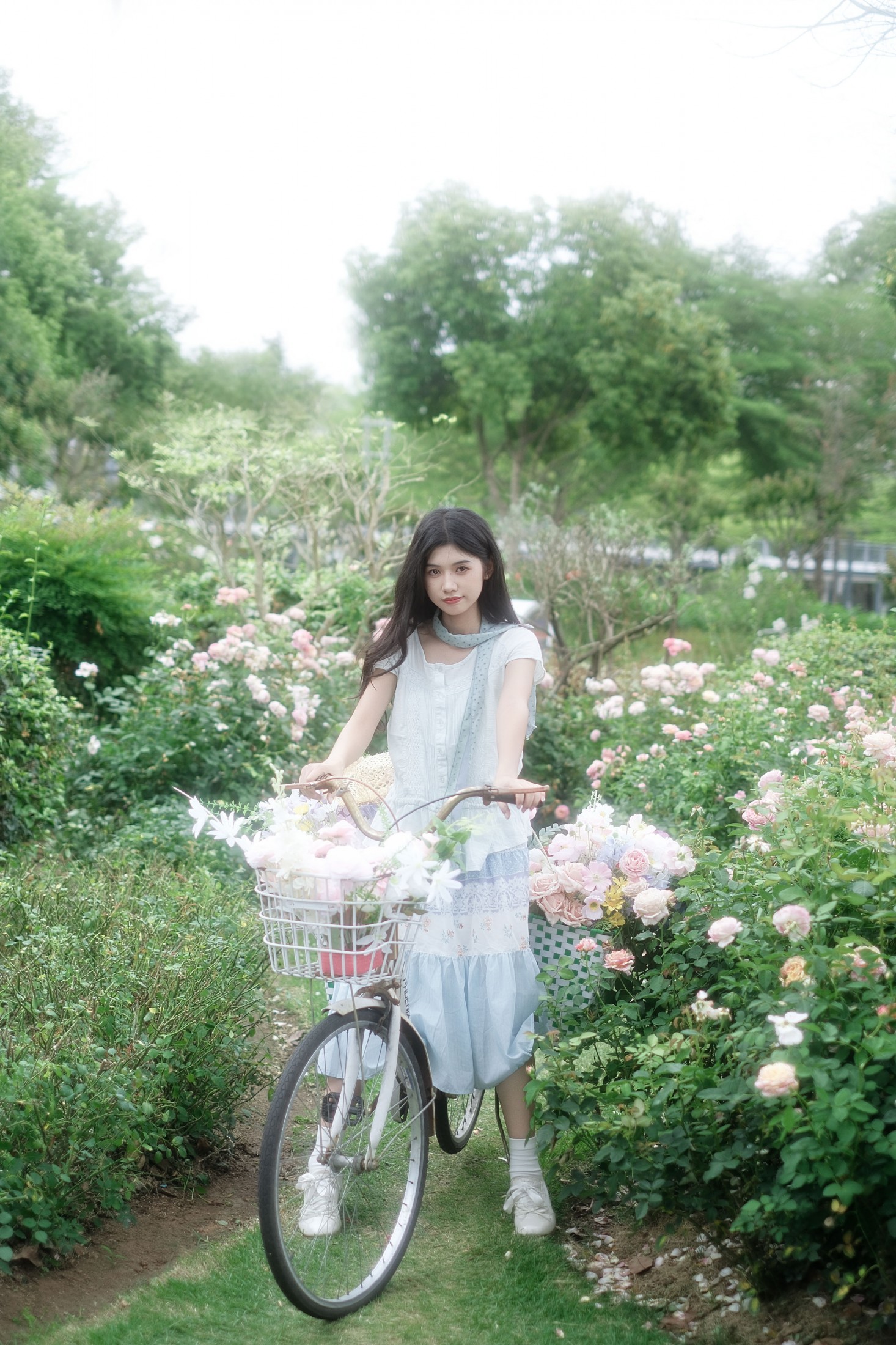 欧阳明慧 - 《花海里的“白月光”，这一眼太绝了！》[22P]-66COS