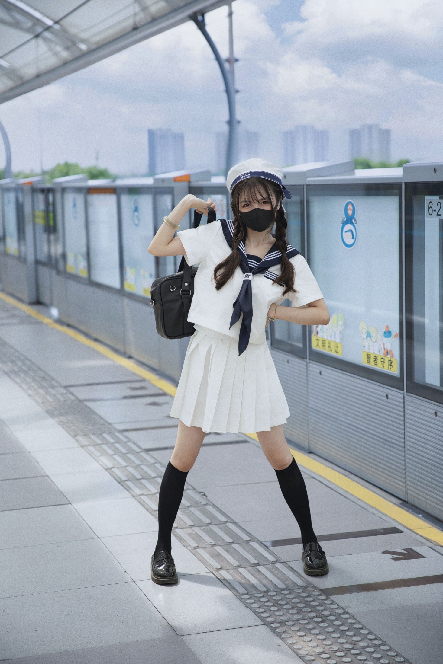 丫小丫殿下 - 《地铁站》[9P] 插图4