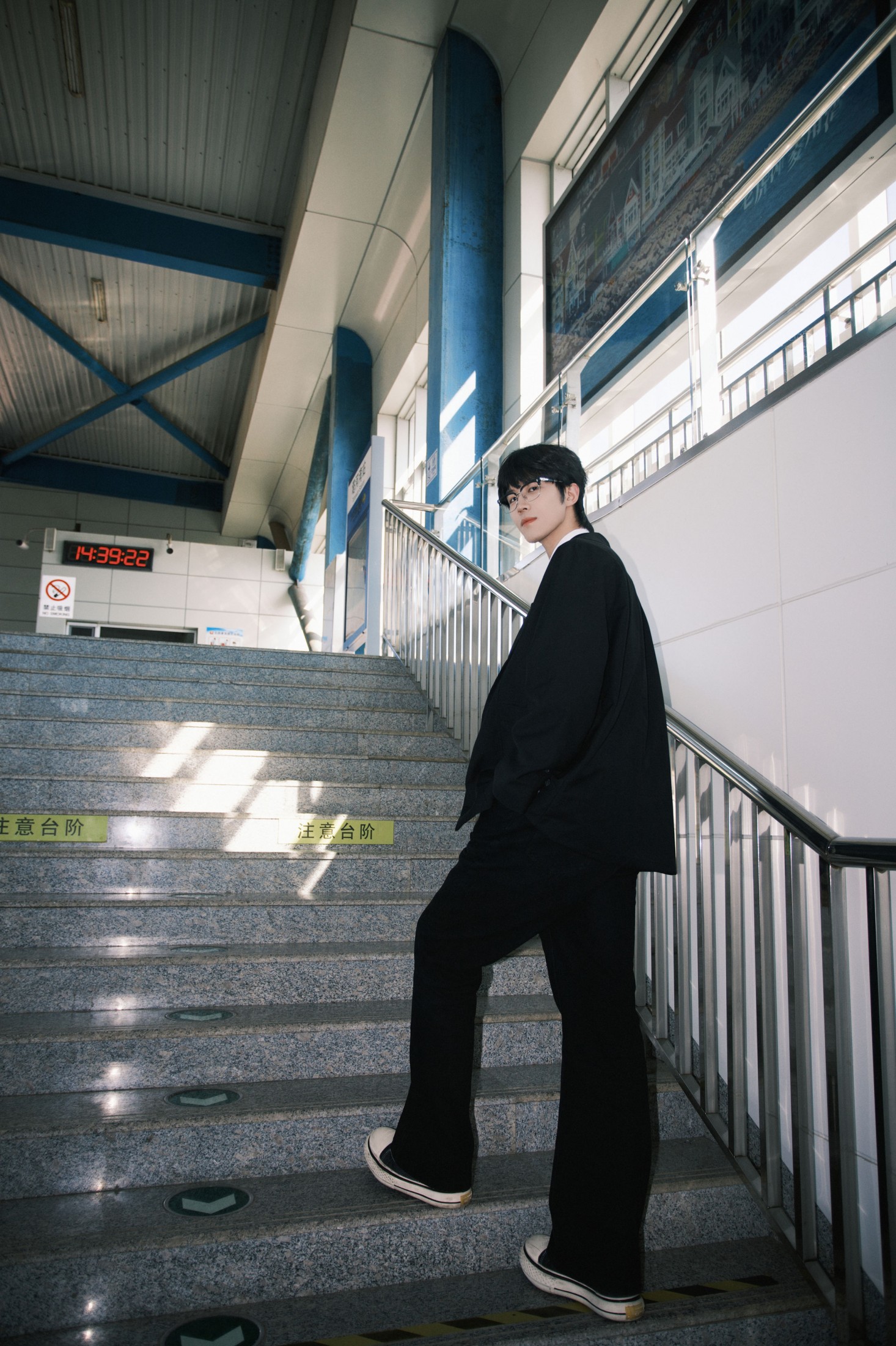 丁丁不刷牙 - 《轻轨站少年》[19P]-66COS