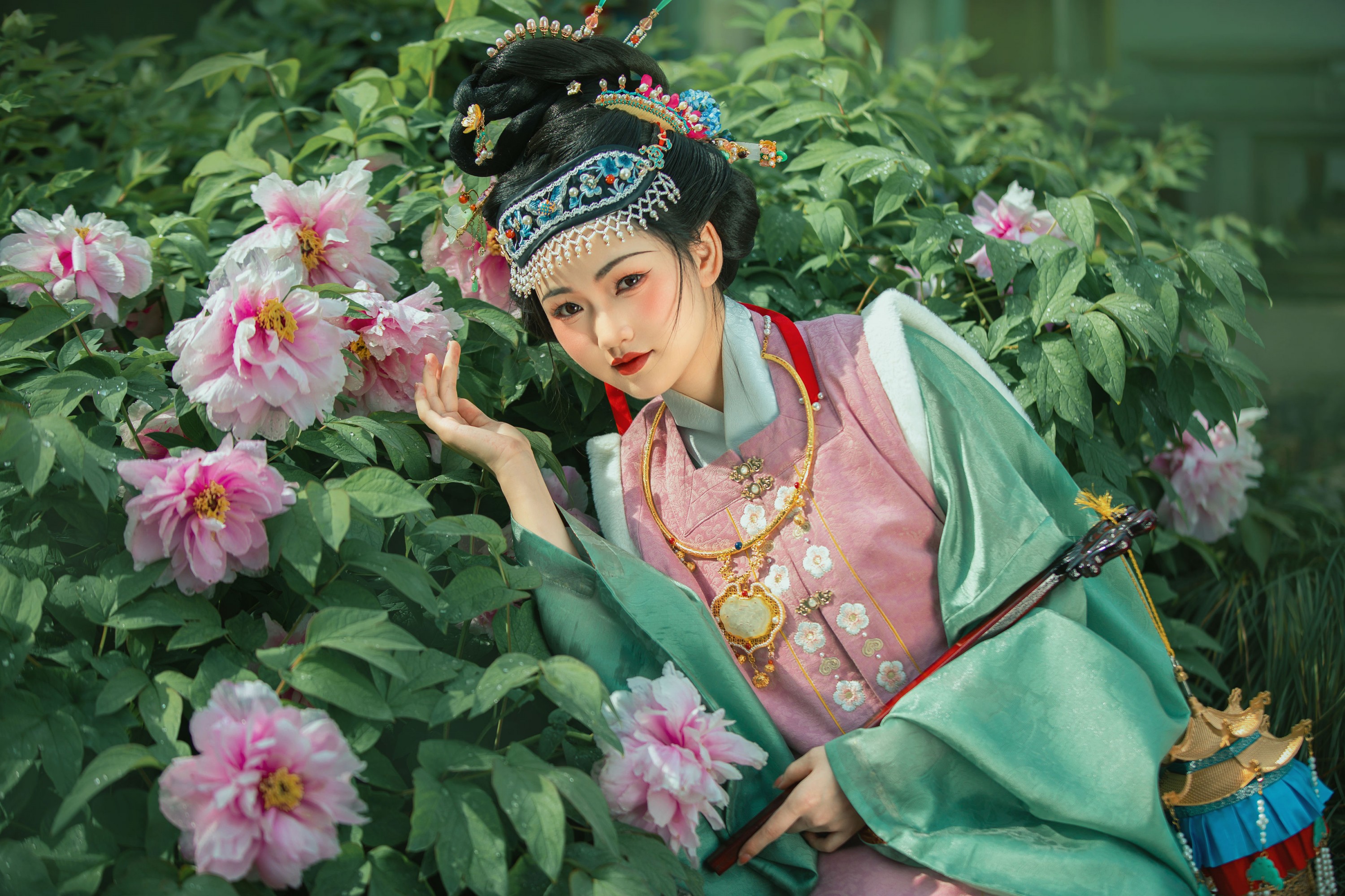 《牡丹从中的明仕女》[20P] 插图4