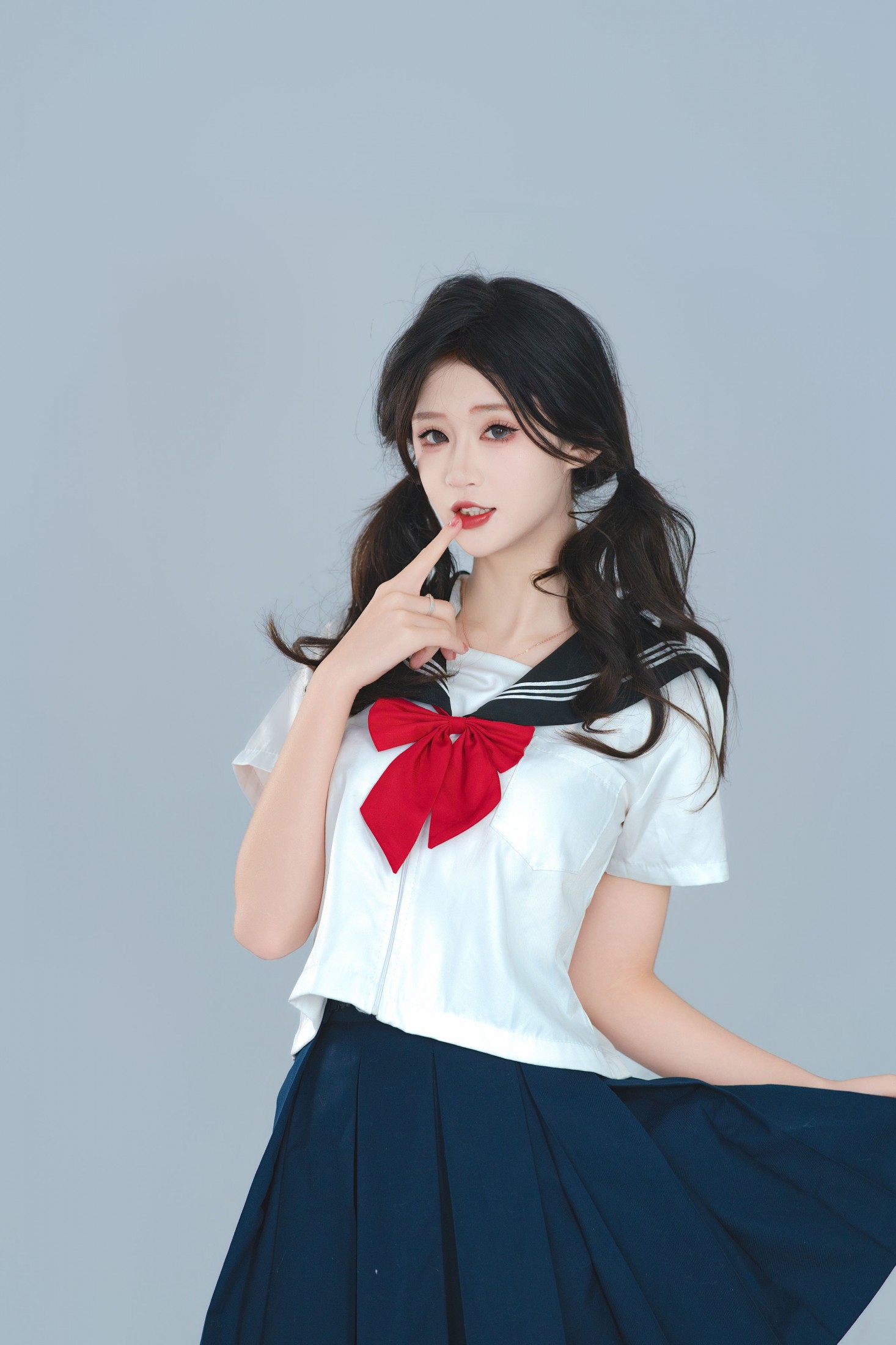 《日系水手服・浅灰背景 被定格的青春心事》[105P] 插图5