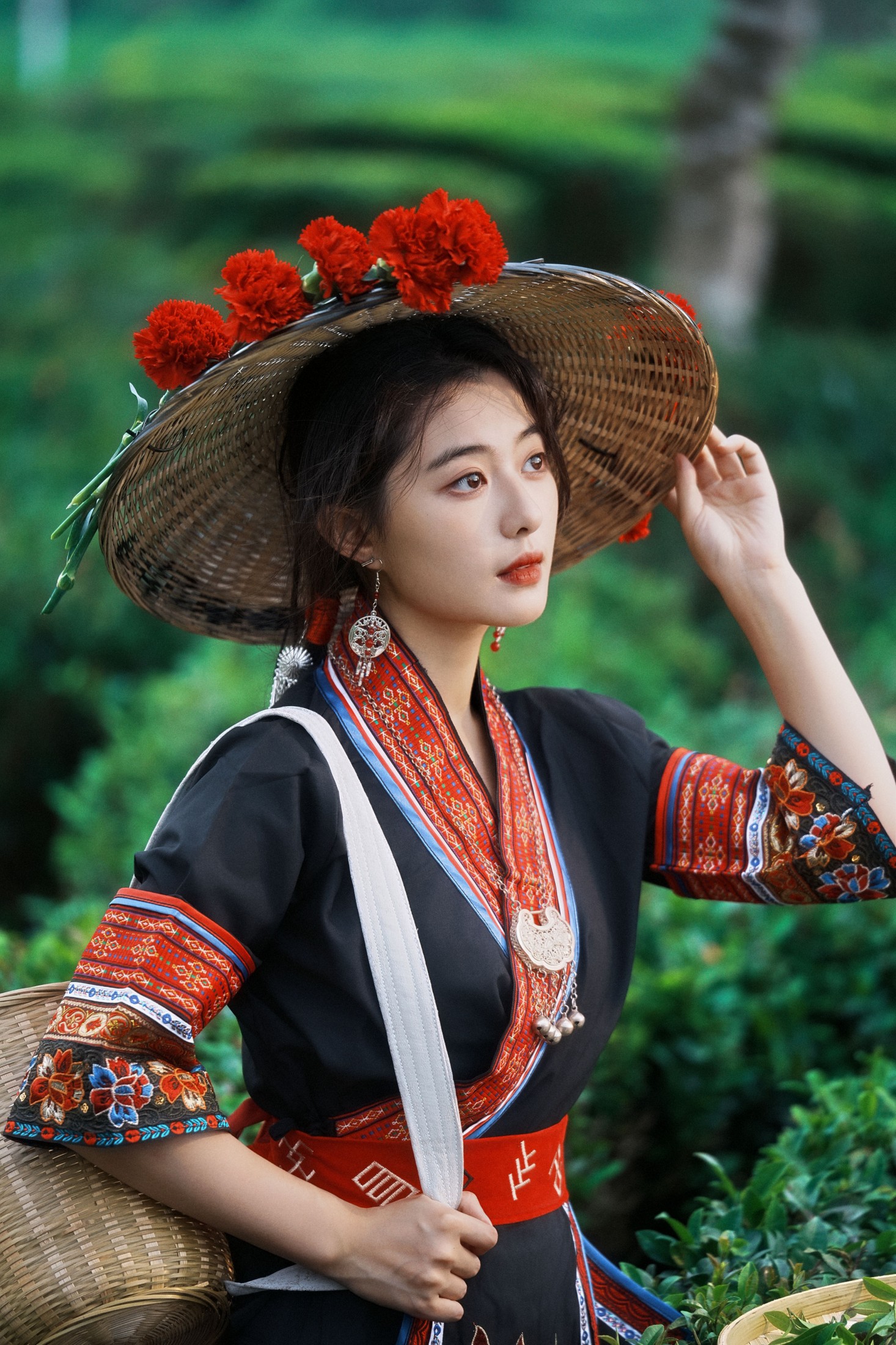 《当畲族的黑红撞色，遇上万亩茶园的青绿。》[26P]-66COS