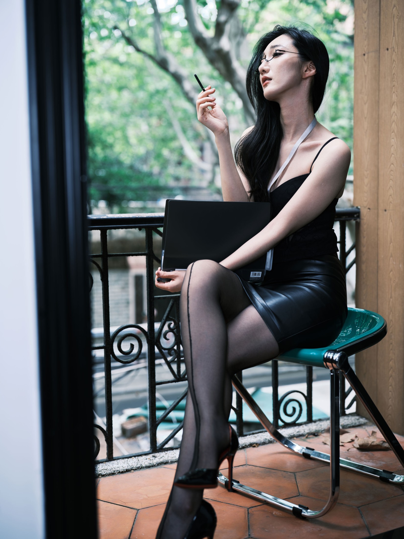 《OL工作后轻松时刻》[13P] 插图5