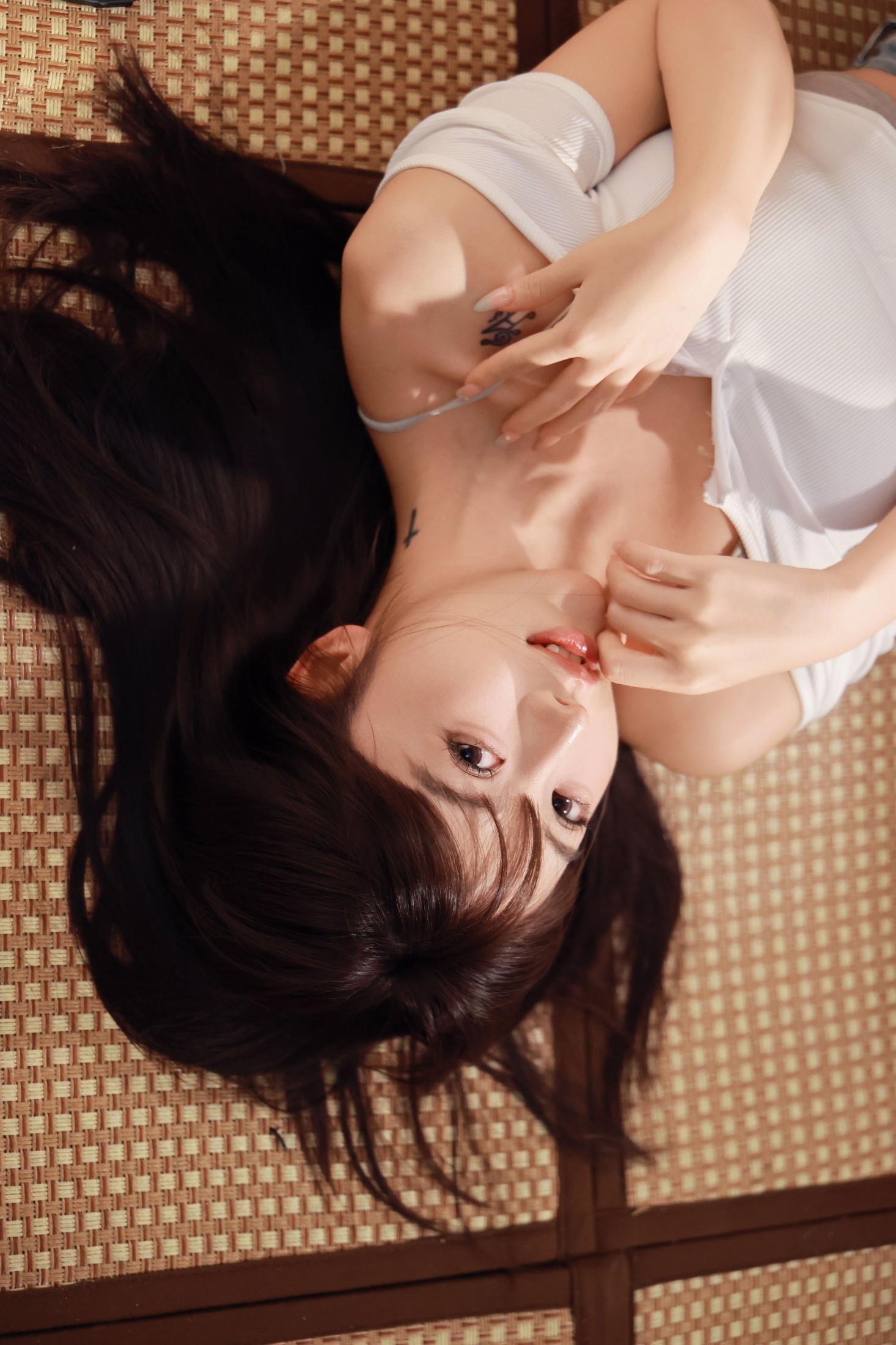 《谁懂啊！宅家拍的少女感也太绝了吧》[25P] 插图3