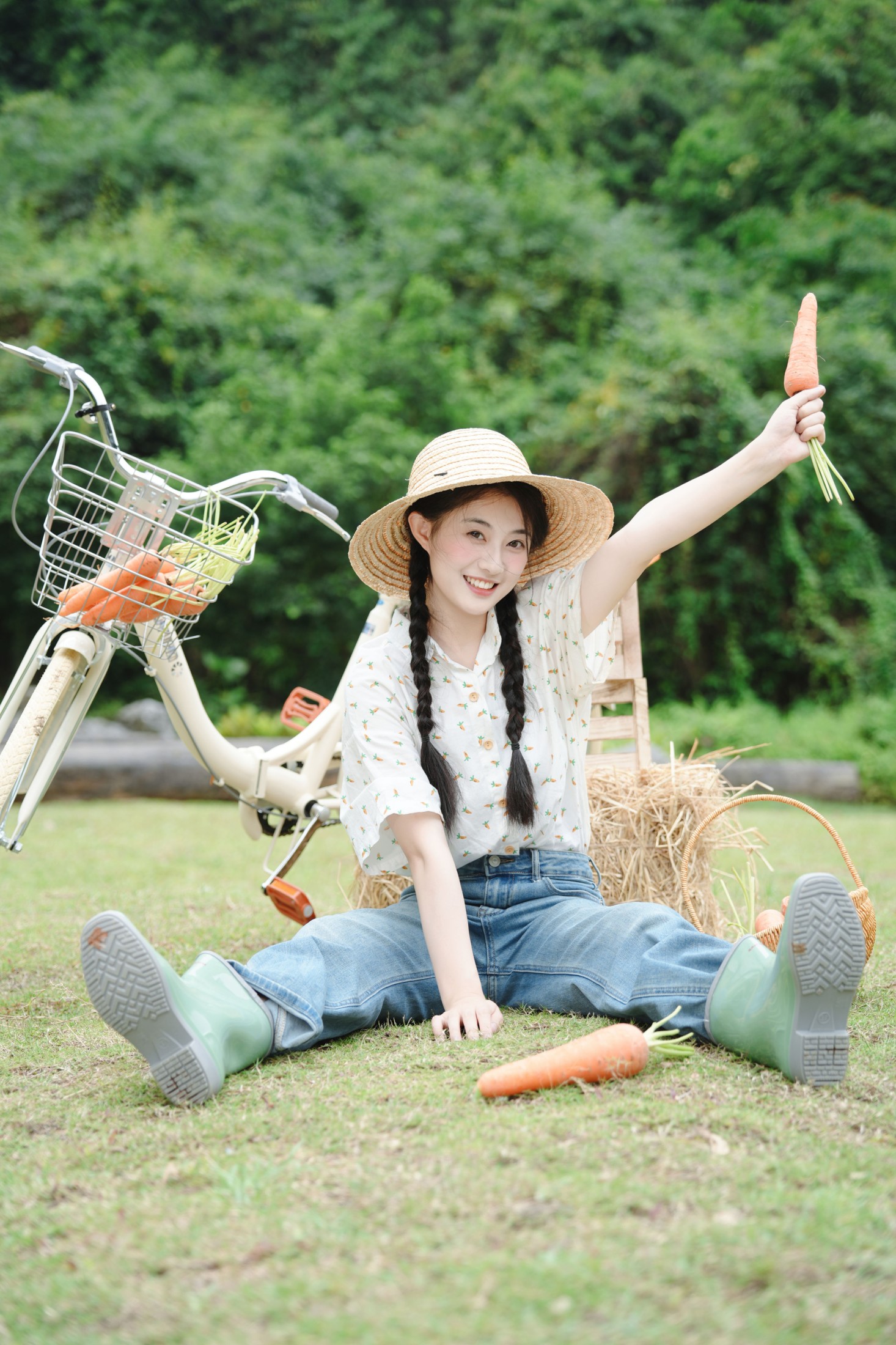 《牧场中的可爱女孩》[12P]-66COS