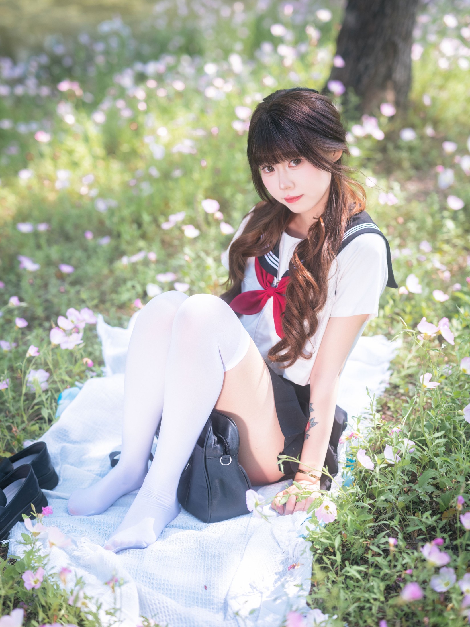 《月见花海JK少女》[50P] 插图2